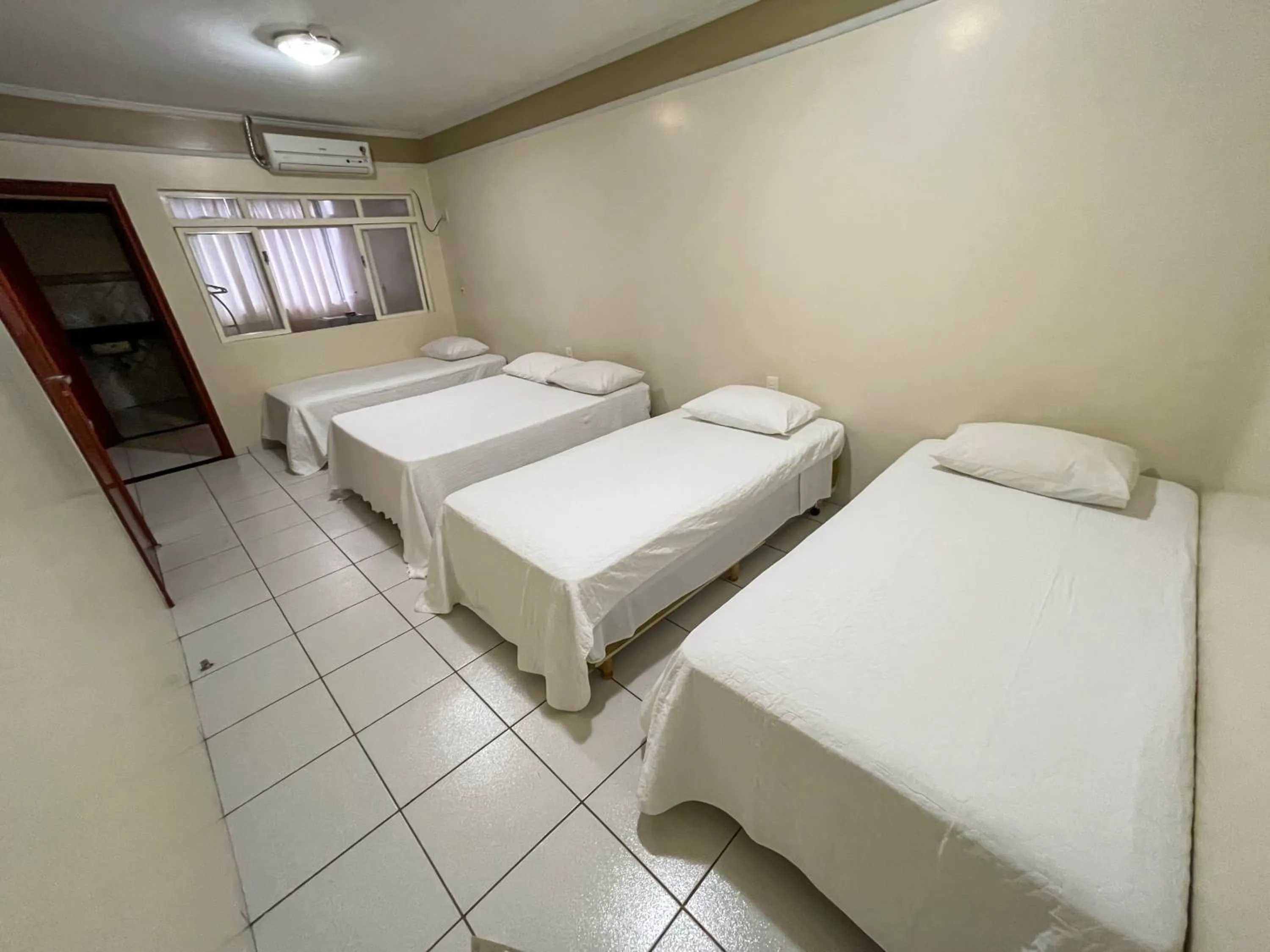 Bed in Canadá Hotel