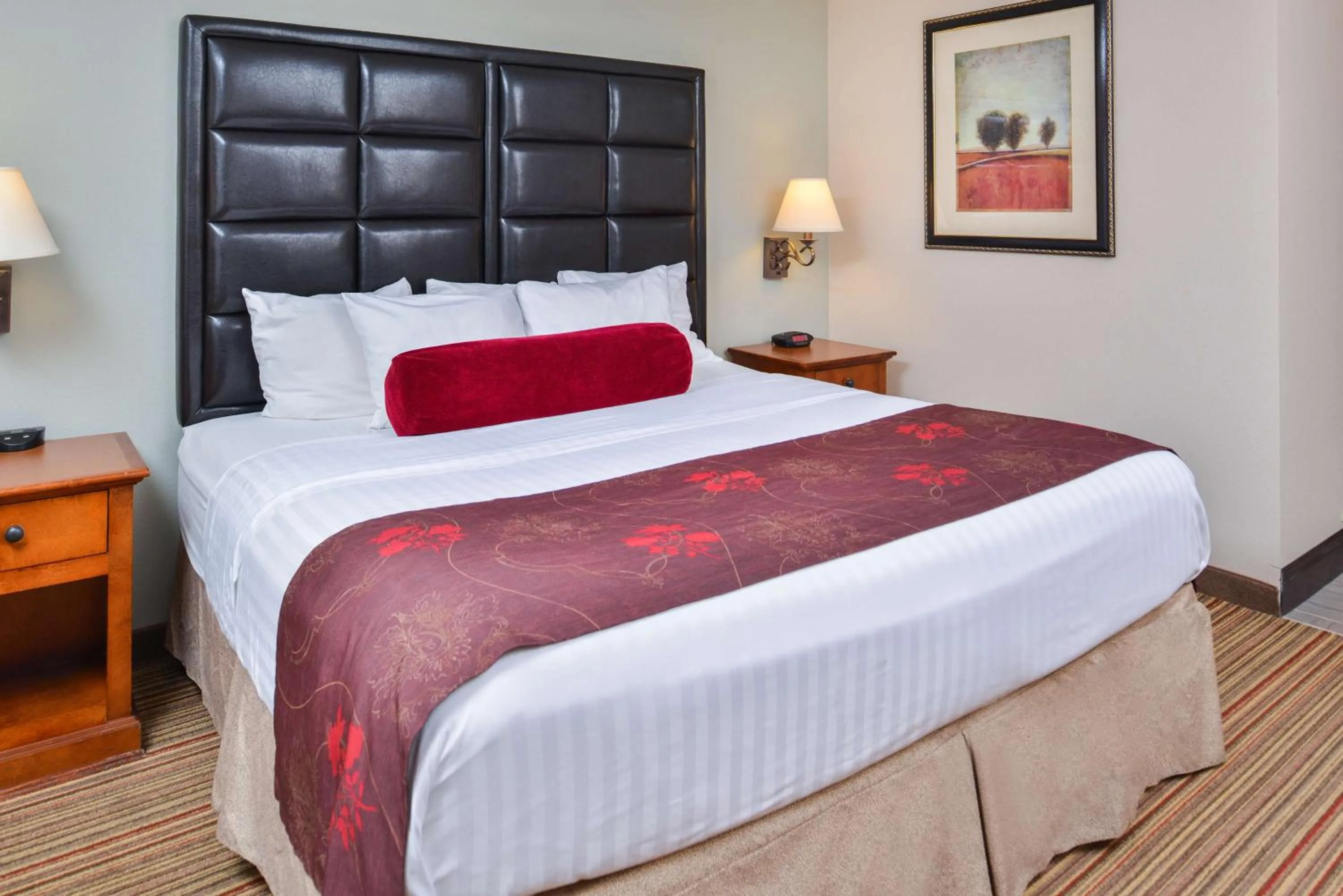 Photo of the whole room, Bed in Best Western Plus Rama Inn