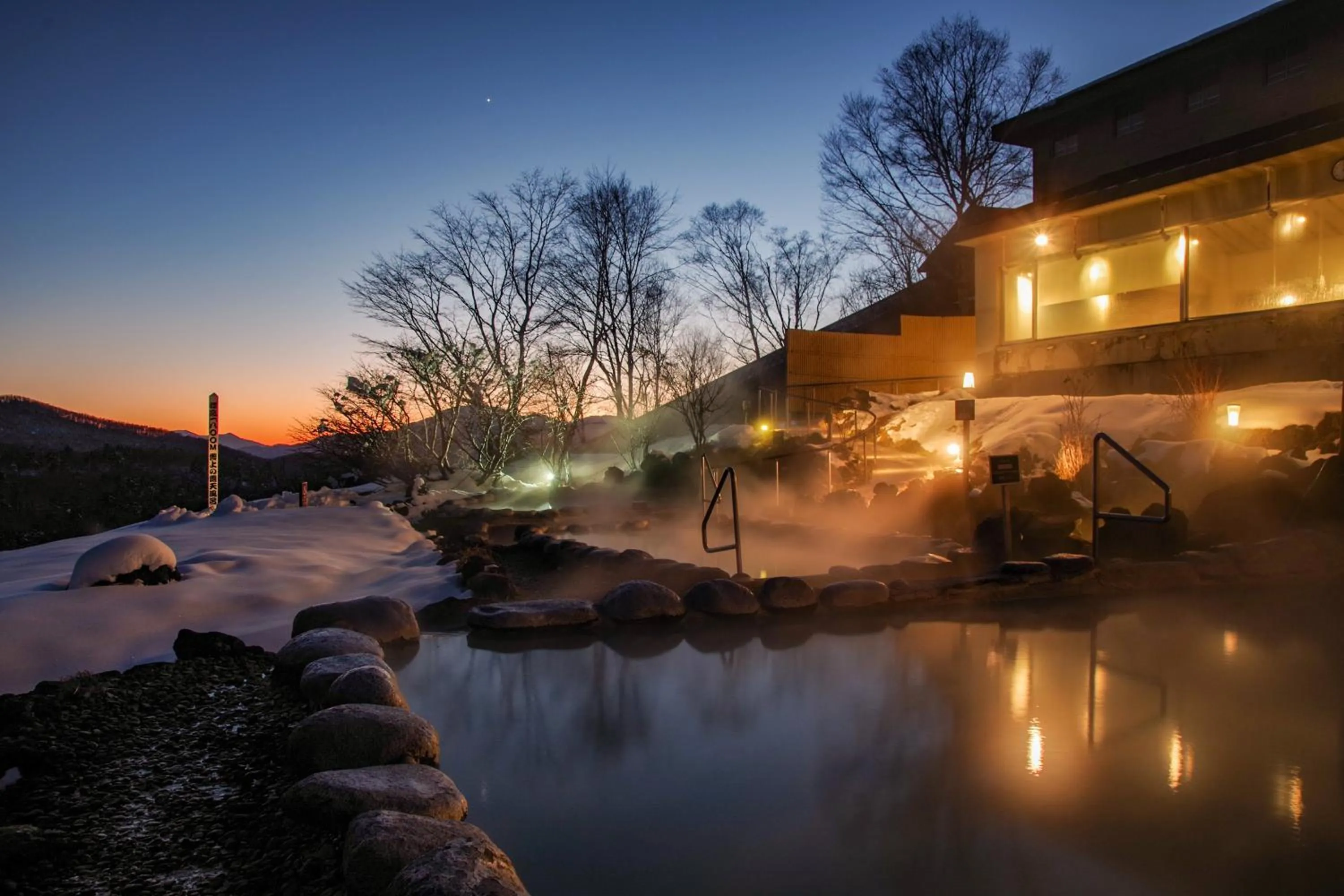 Night in Manza Prince Hotel