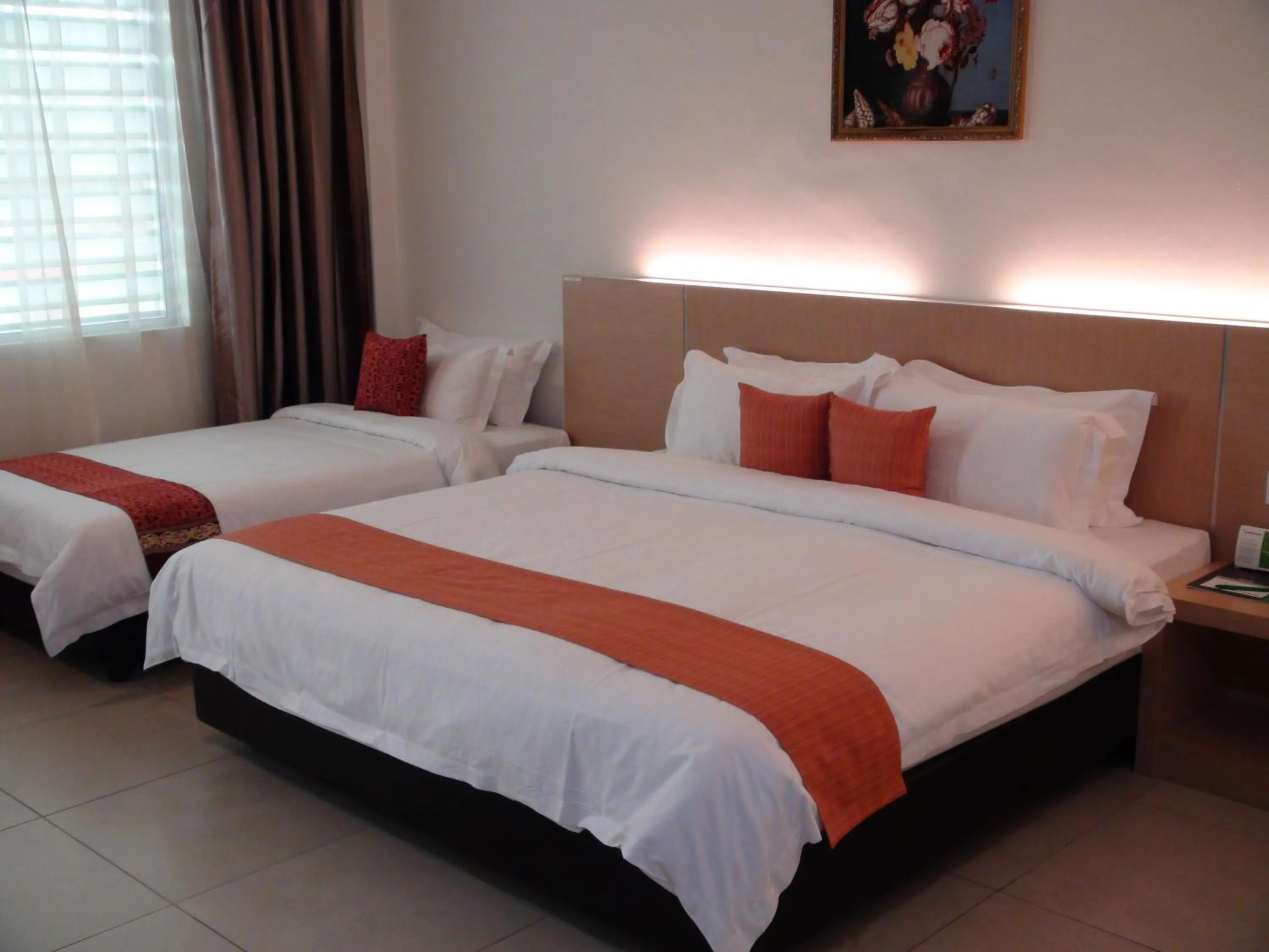 Bedroom, Bed in Paragon Lutong Hotel
