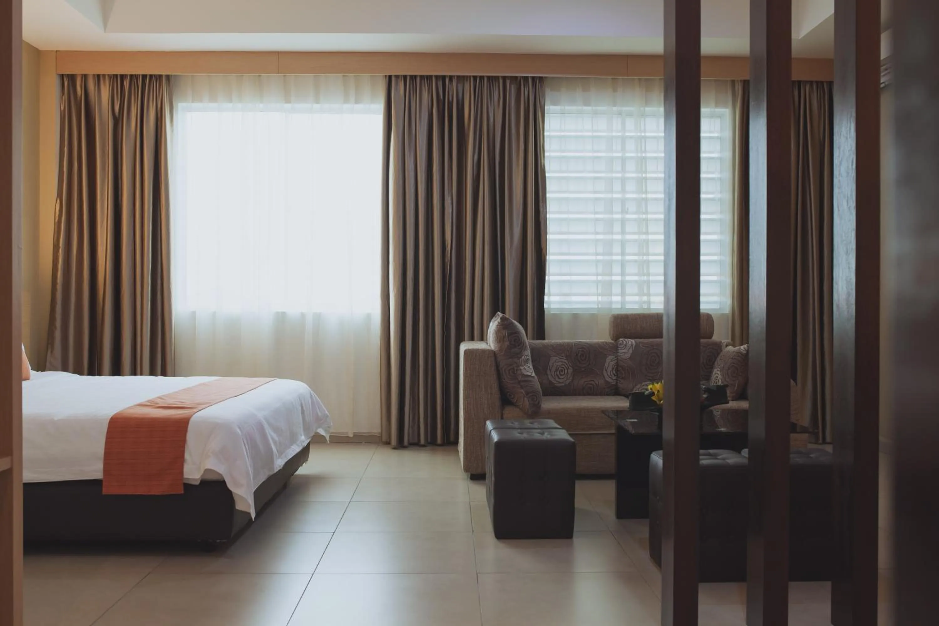 Bed in Paragon Lutong Hotel