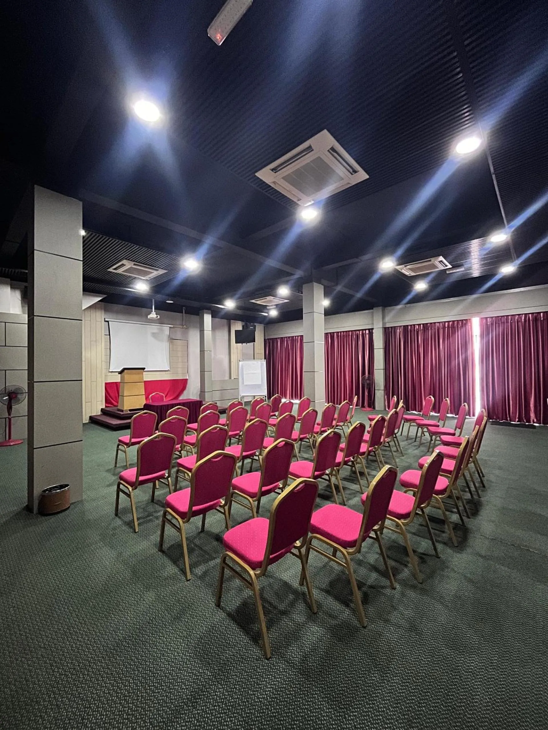 Banquet/Function facilities in Paragon Lutong Hotel