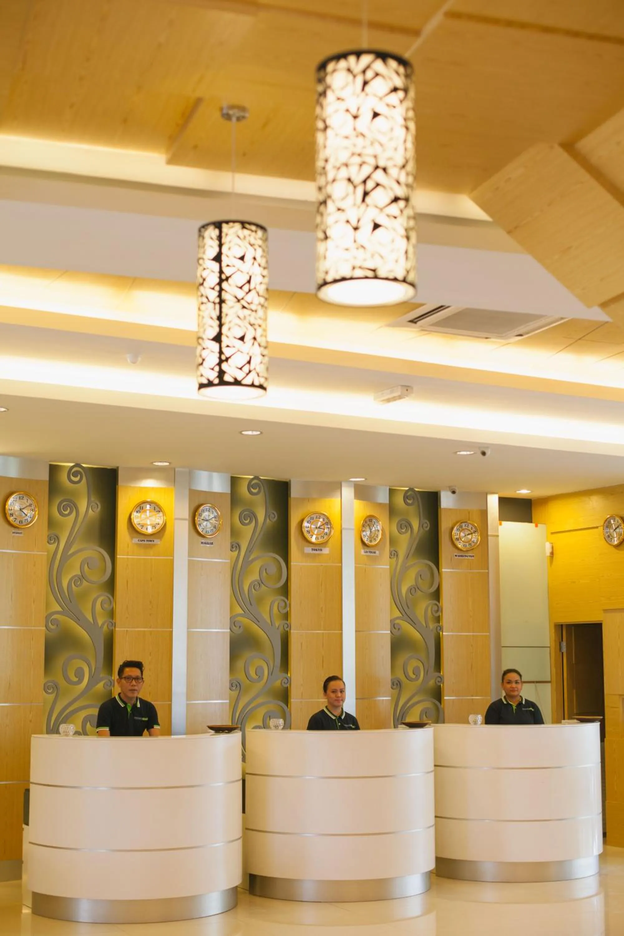 Lobby or reception in Paragon Lutong Hotel
