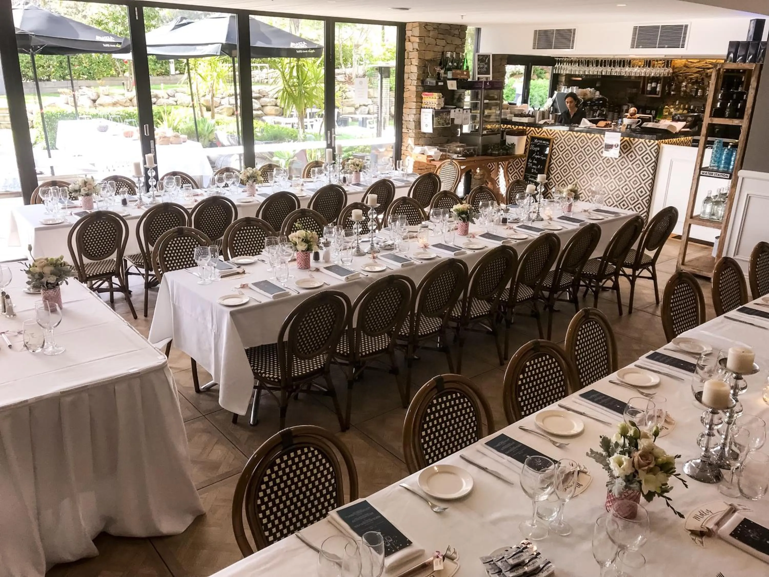 Restaurant/places to eat in Miramare Gardens Boutique Accommodation