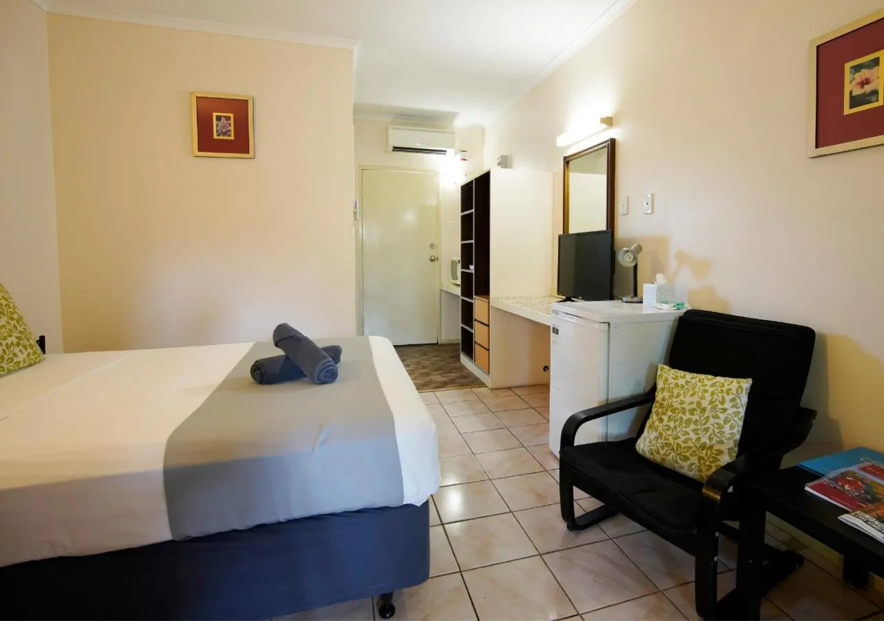 View (from property/room), Bed in Kimberley Croc Motel