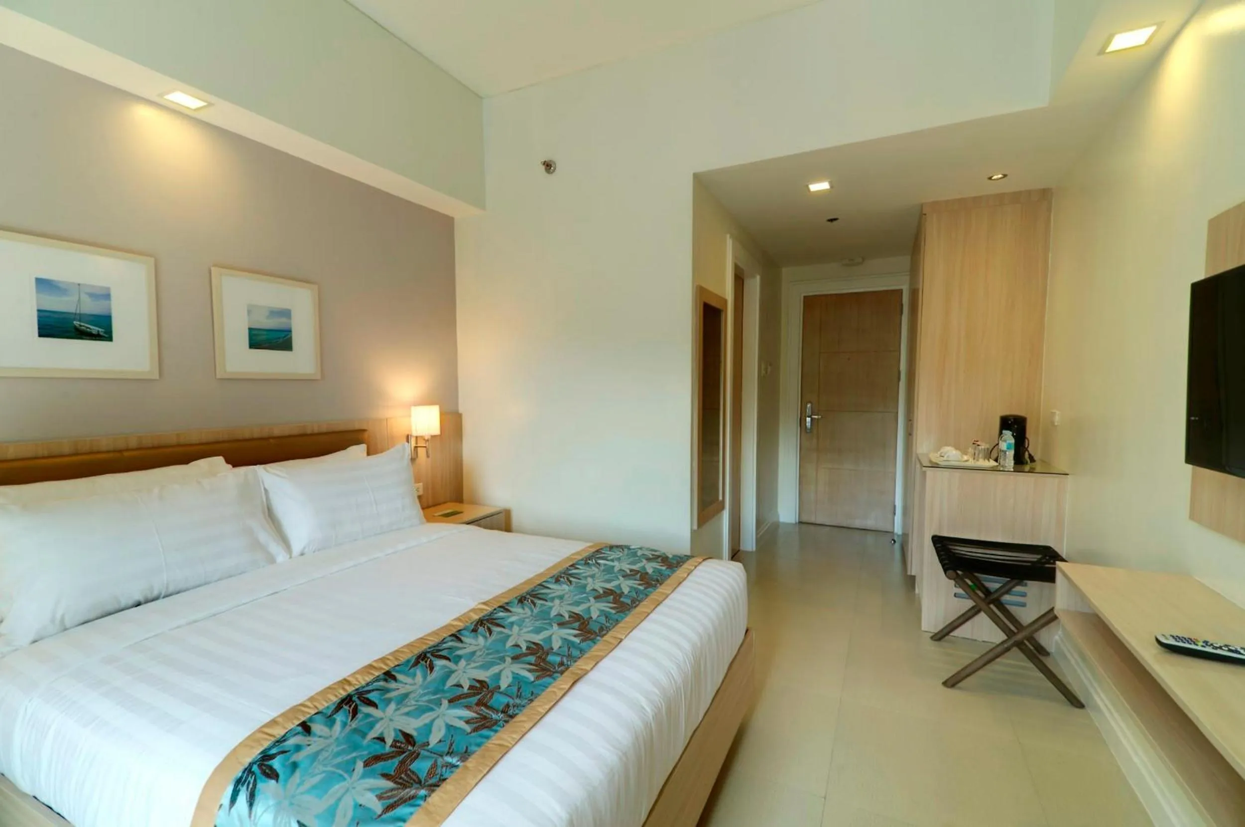 Photo of the whole room in Zerenity Hotel & Suites