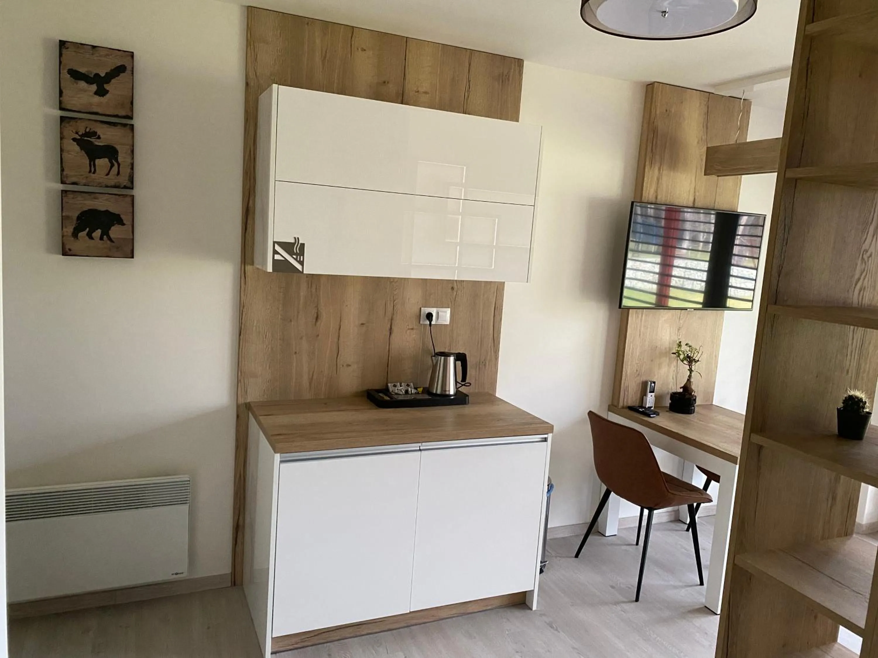 Coffee/tea facilities in Motel M