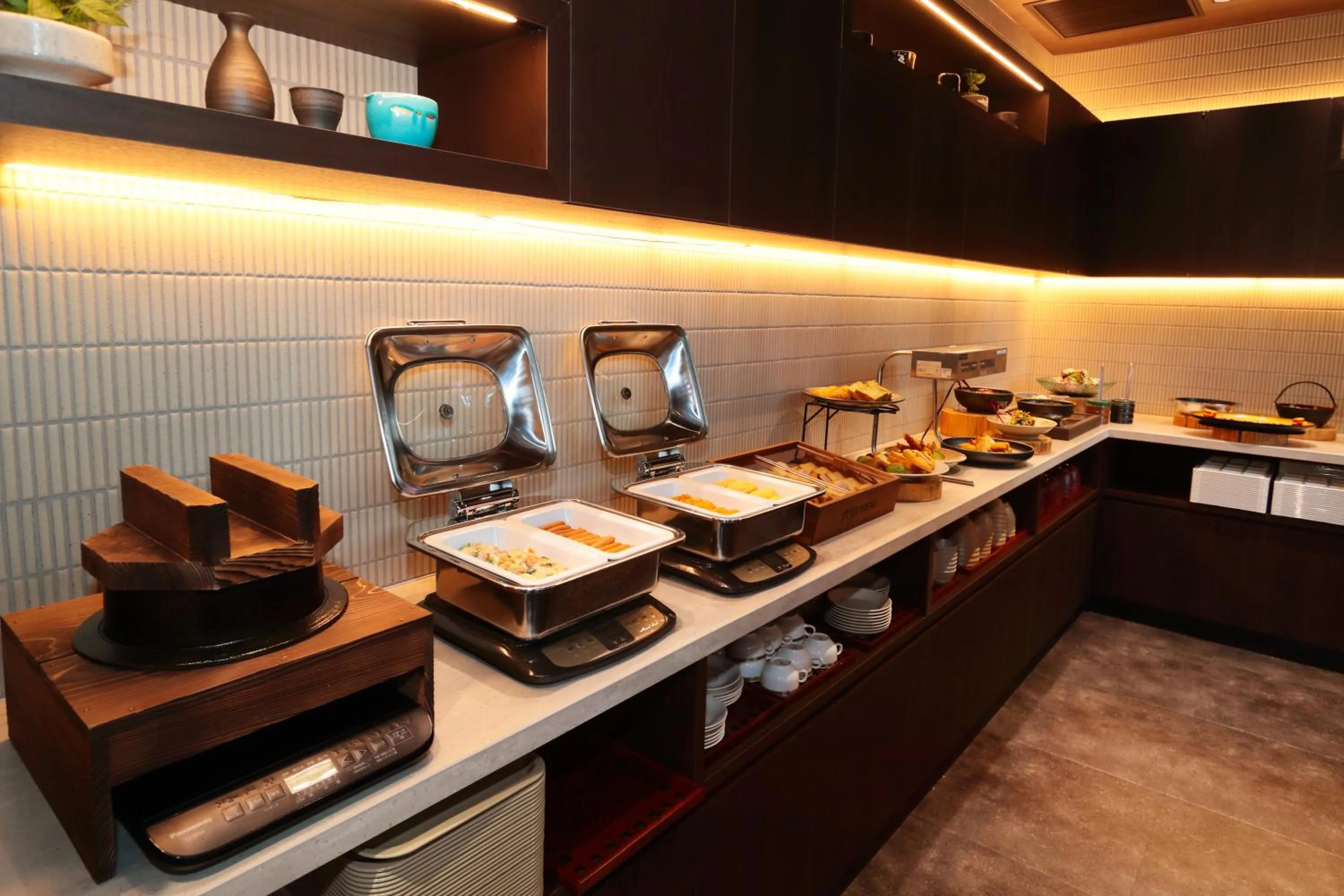 Restaurant/places to eat in ibis Styles Kyoto Shijo