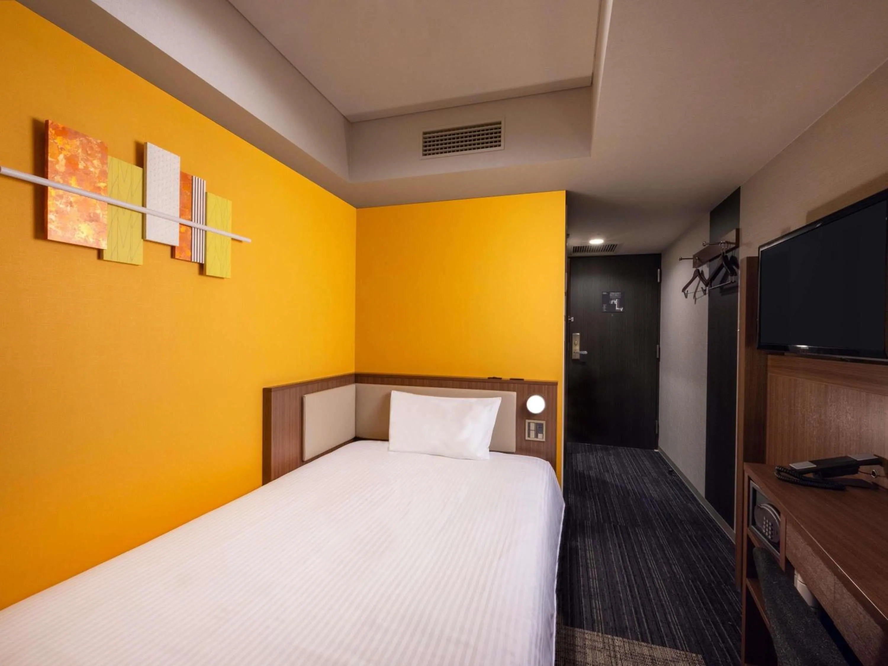Bedroom, Bed in ibis Styles Kyoto Shijo