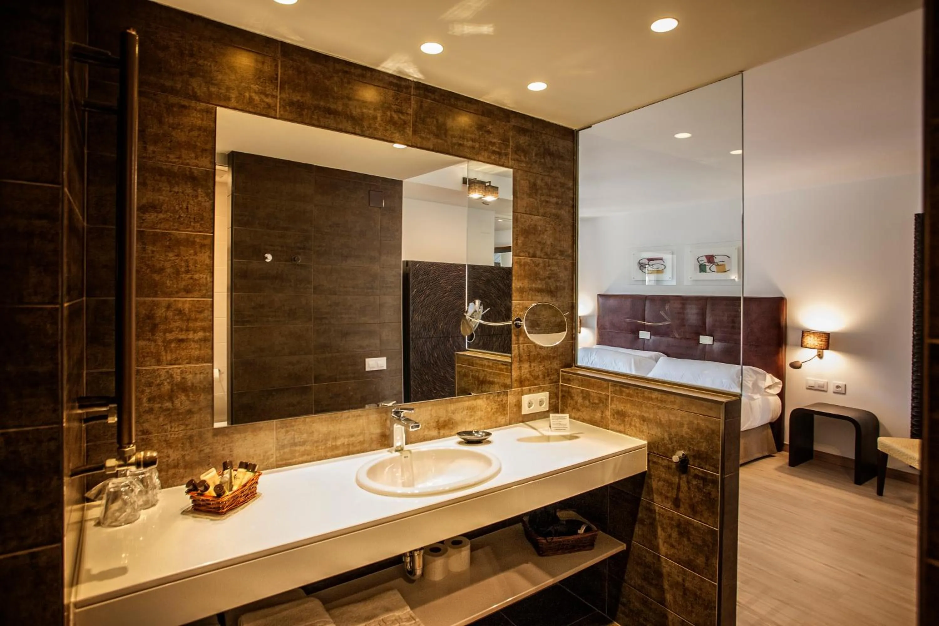 Bathroom, Bed in Hotel Pura Vida