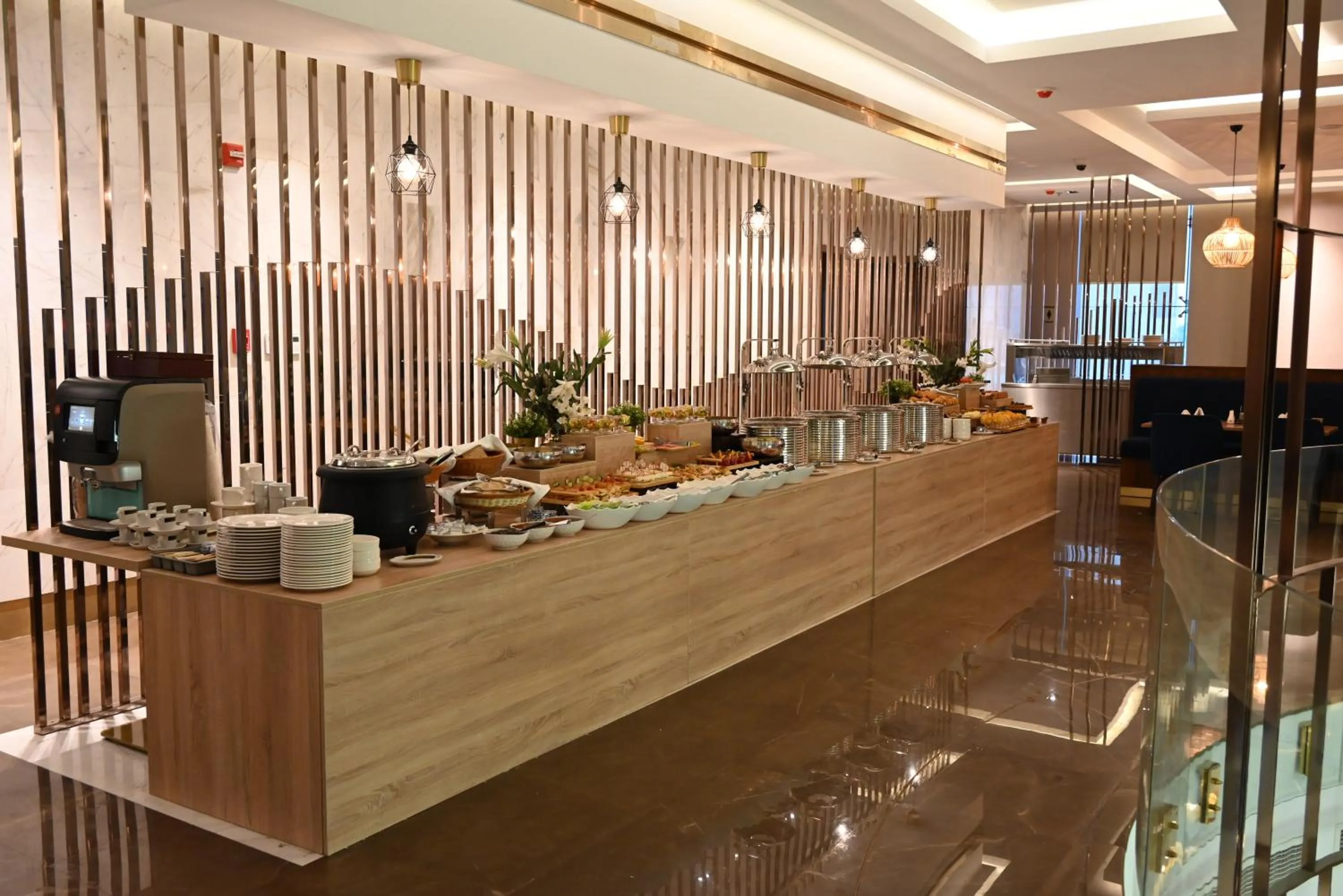 Restaurant/places to eat in Green Park Hotel