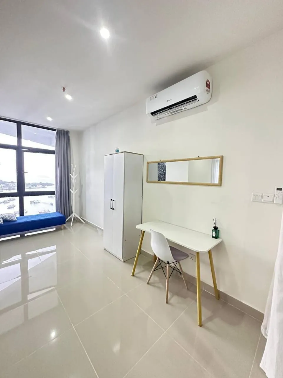 Photo of the whole room in The Shore @ Usanz Heaven Suites