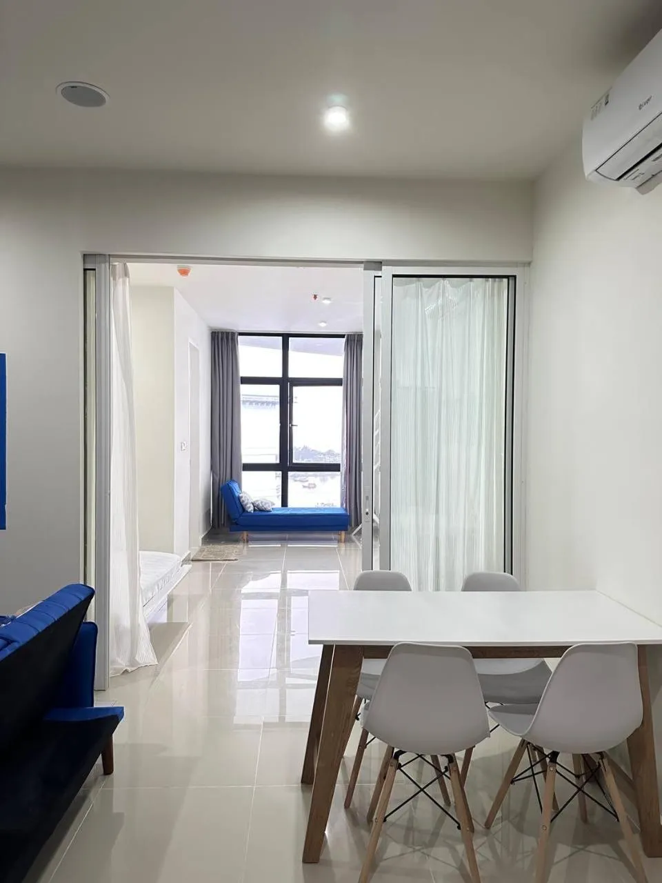 Photo of the whole room in The Shore @ Usanz Heaven Suites