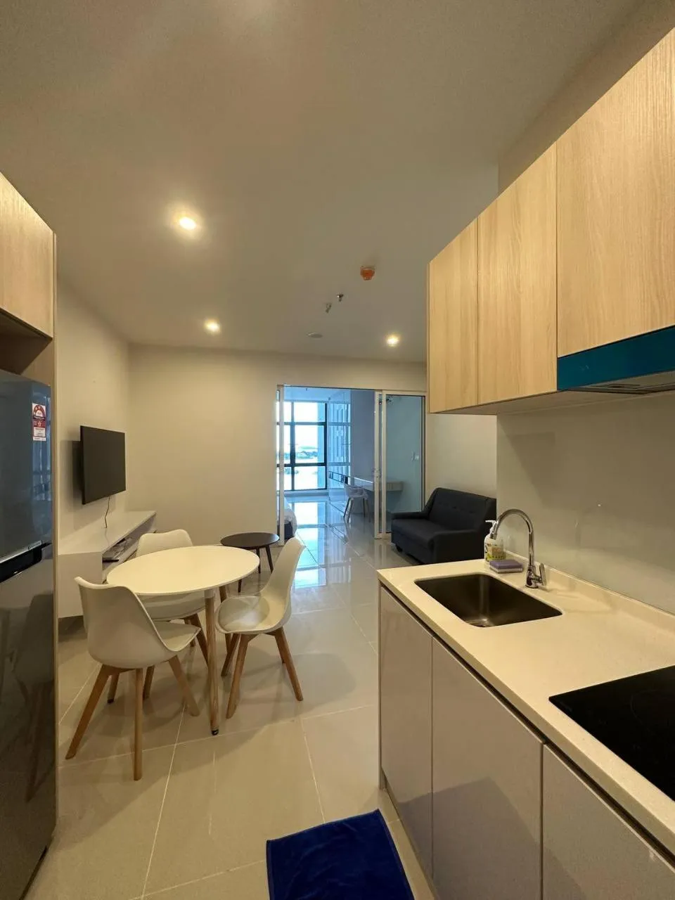 TV and multimedia in The Shore @ Usanz Heaven Suites