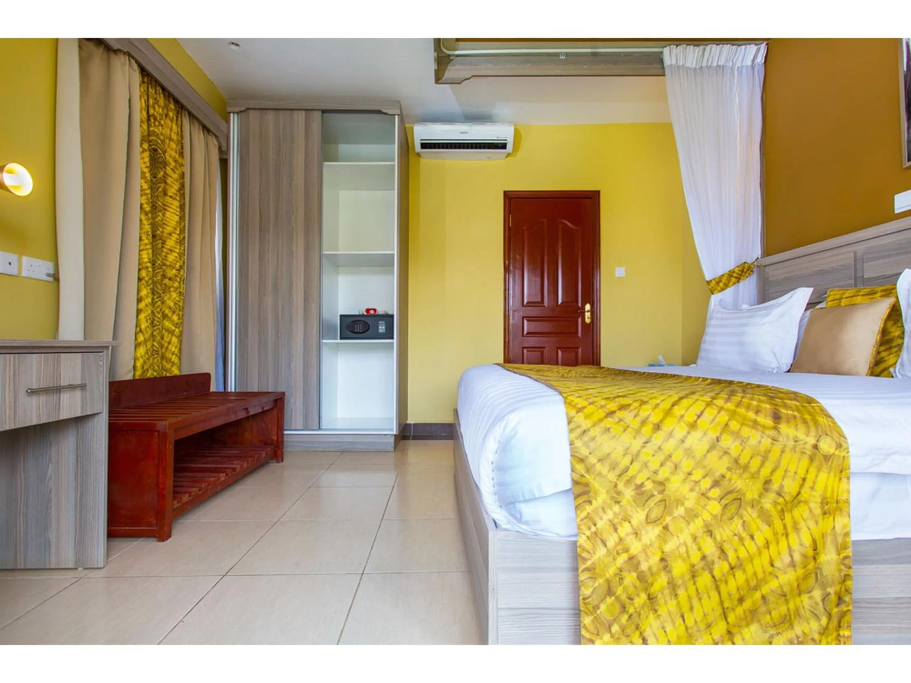 Bed in Wigot Gardens Hotel