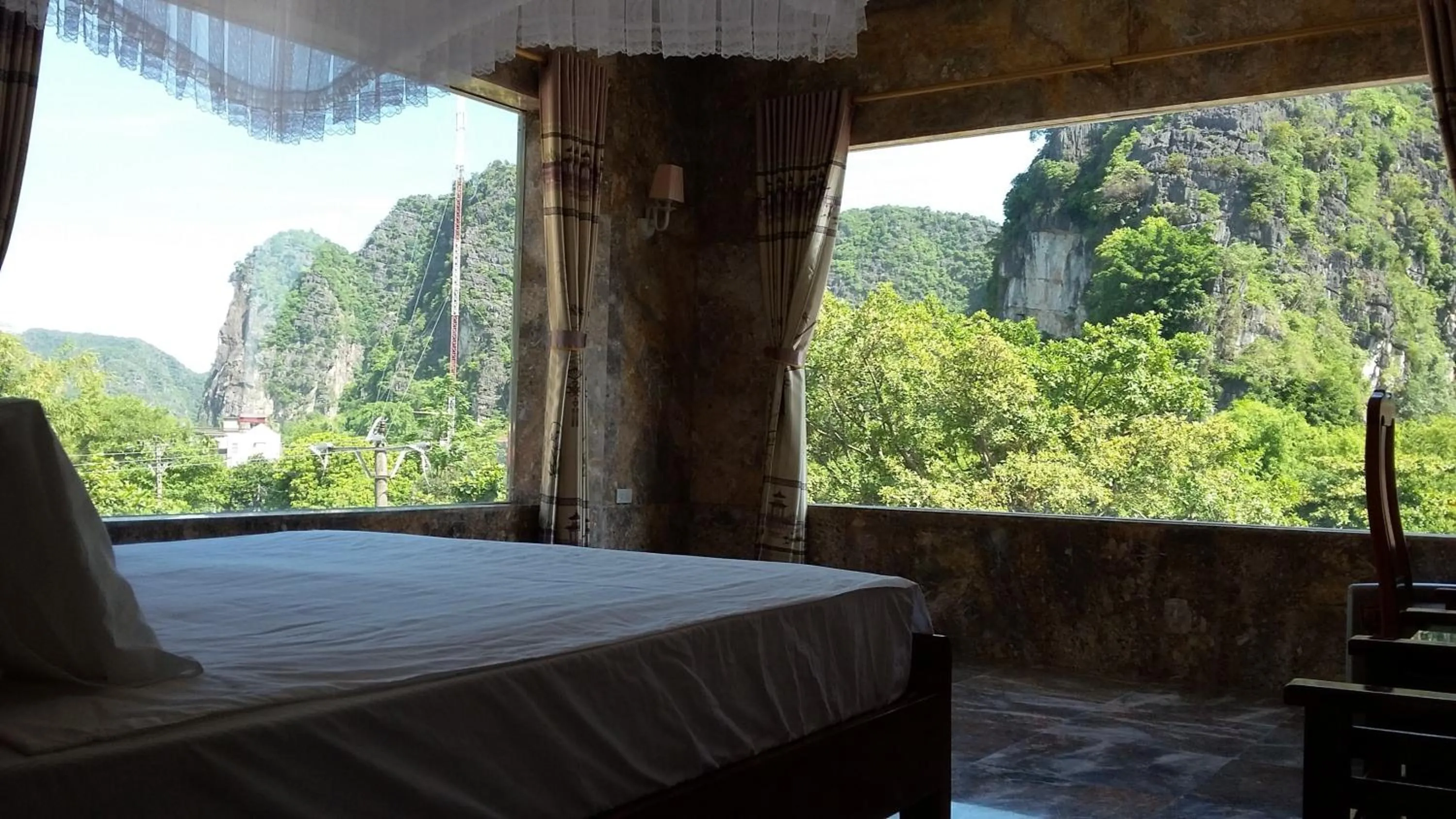 Mountain view, Bed in Limestone View Homestay
