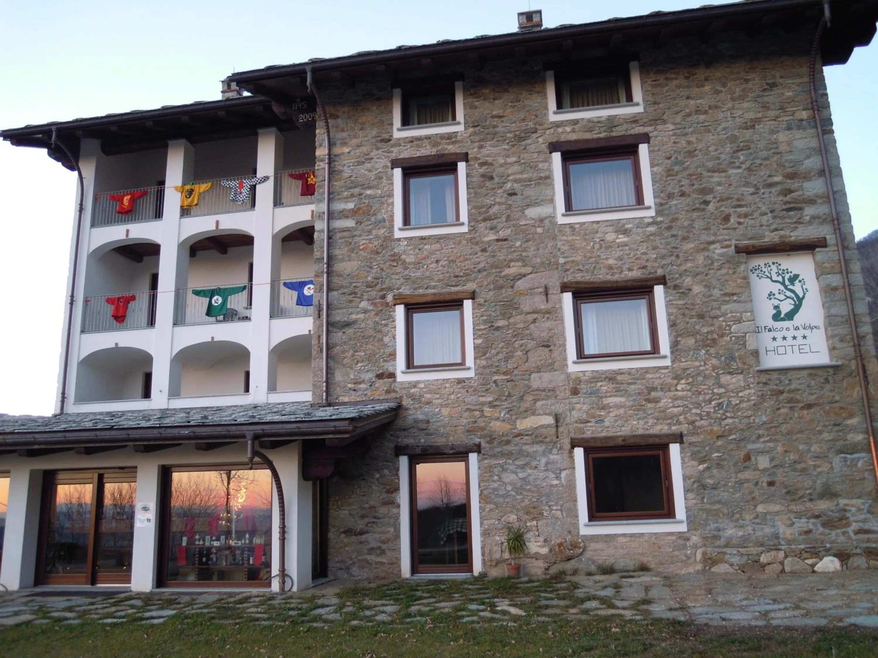 Property logo or sign in Il Falco E La Volpe