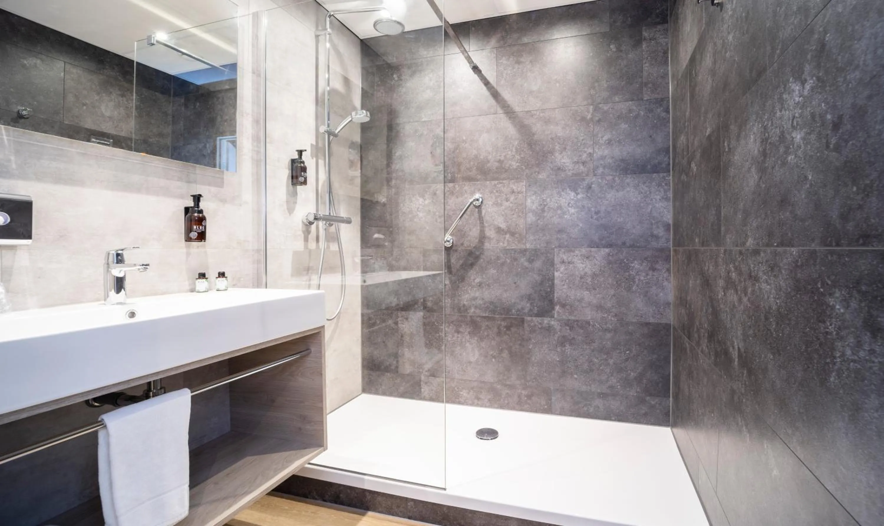 Shower in Fletcher Hotel Restaurant Doorwerth - Arnhem