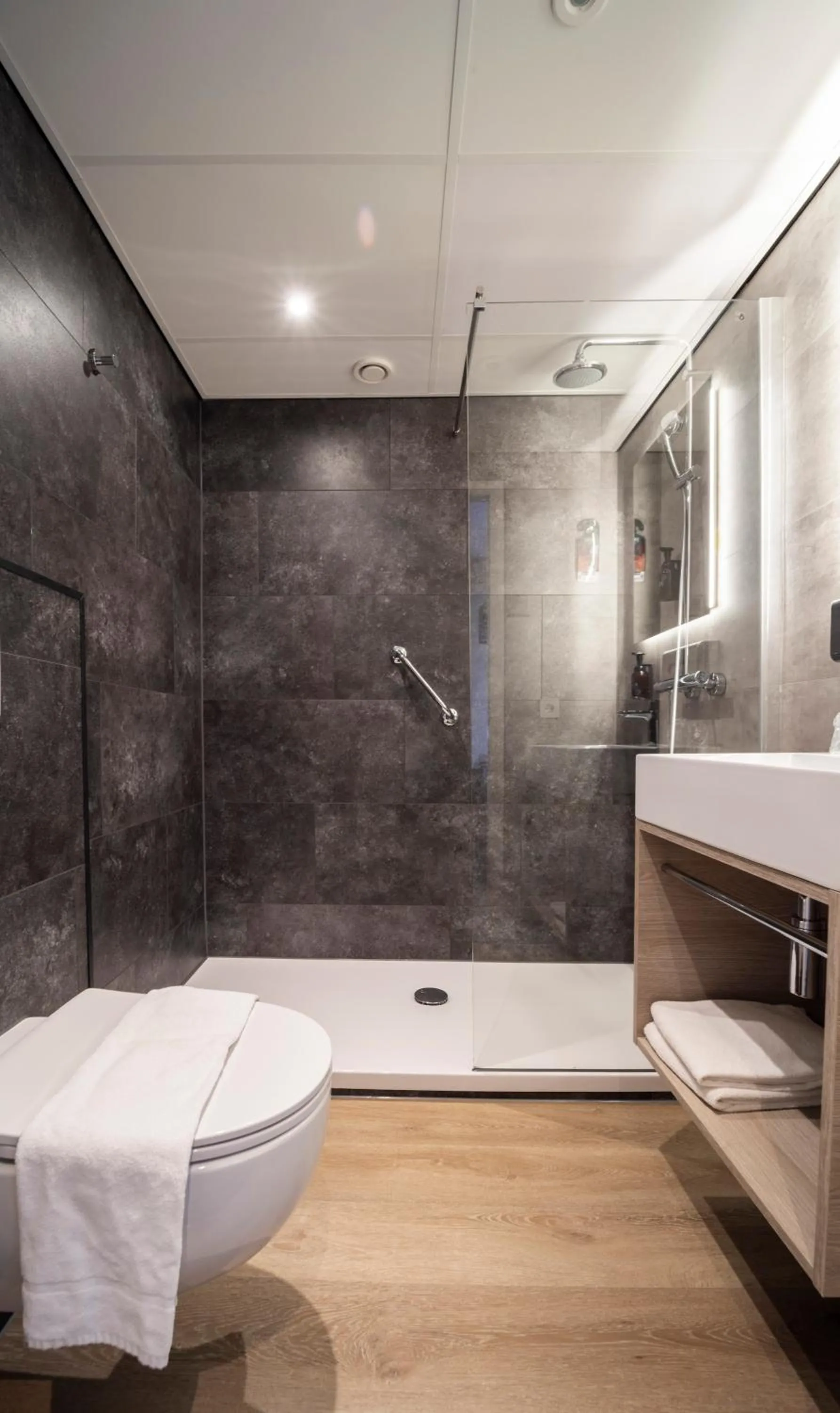 Bathroom in Fletcher Hotel Restaurant Doorwerth - Arnhem