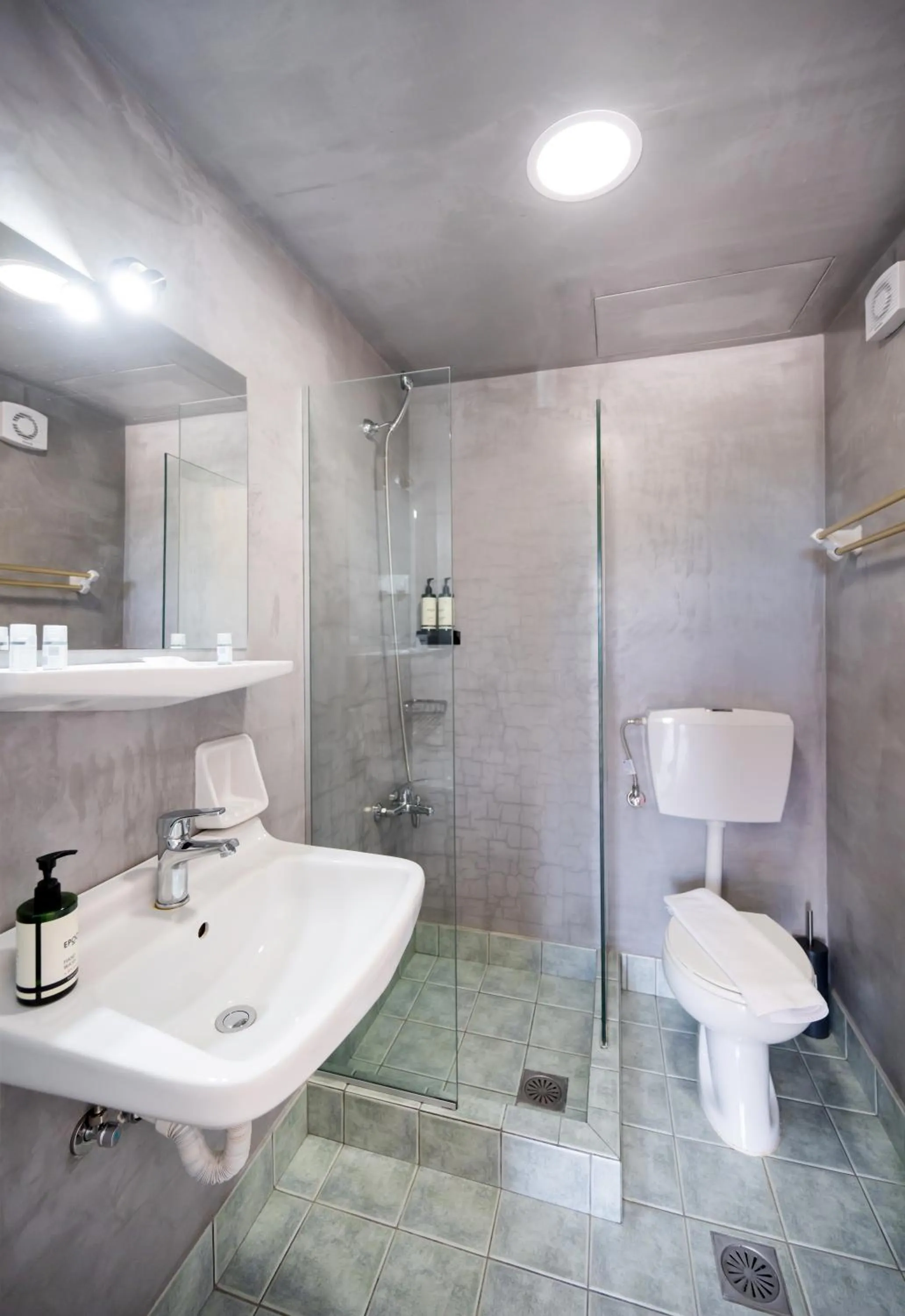 Bathroom in Ionio Hotel