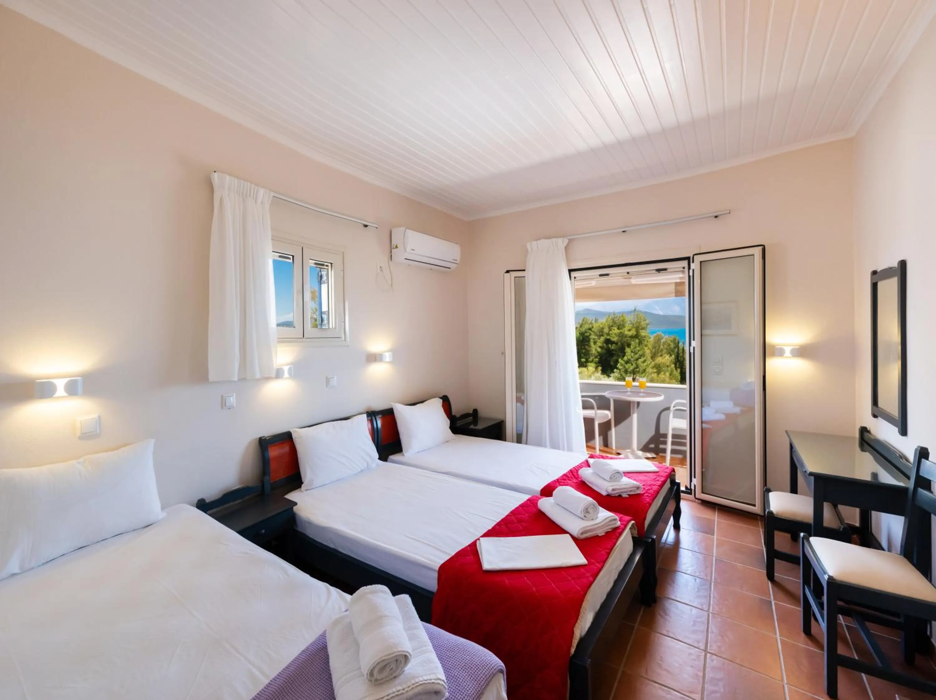 Bedroom, Bed in Ionio Hotel