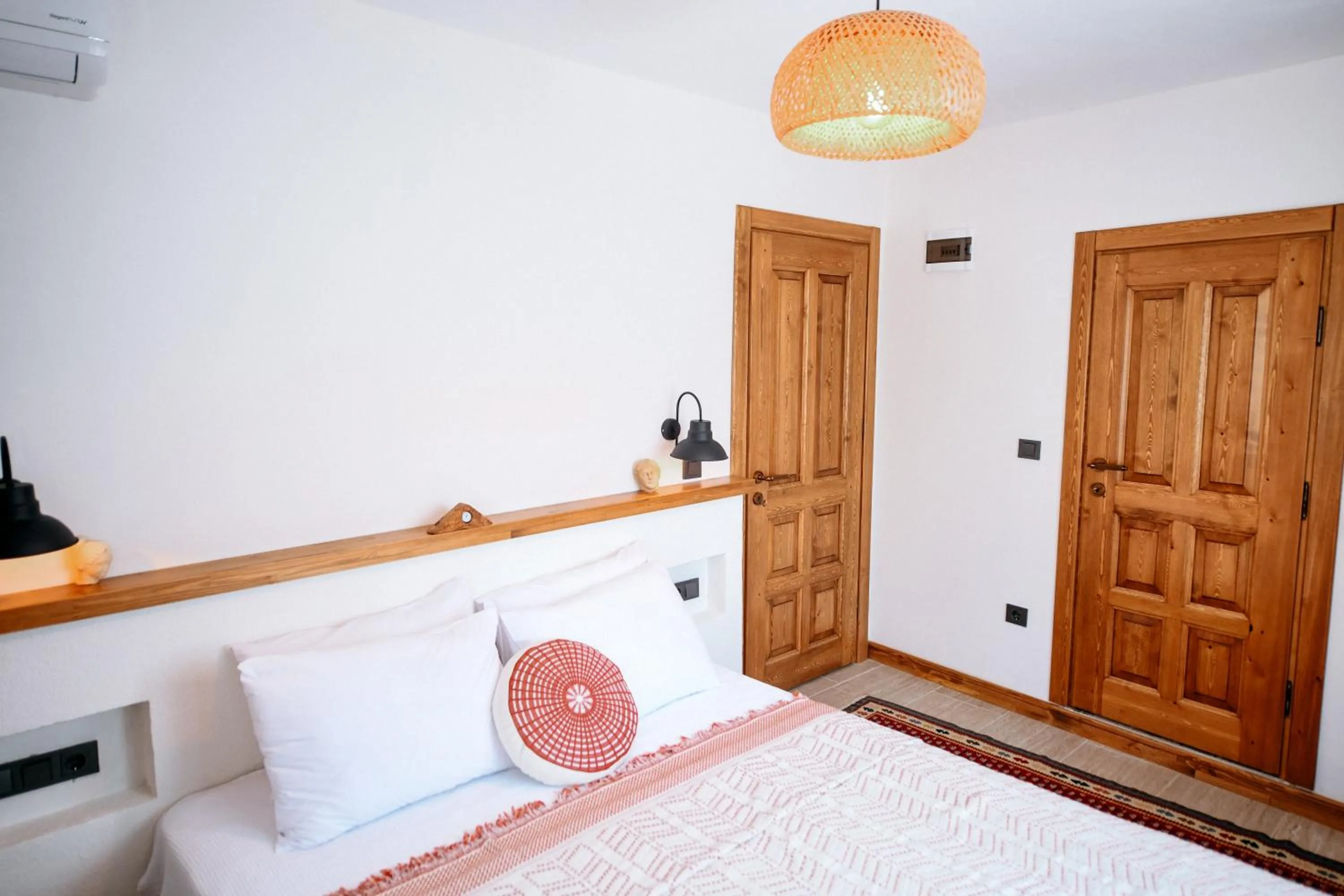 Bed in Kallinos Boutique Hotel