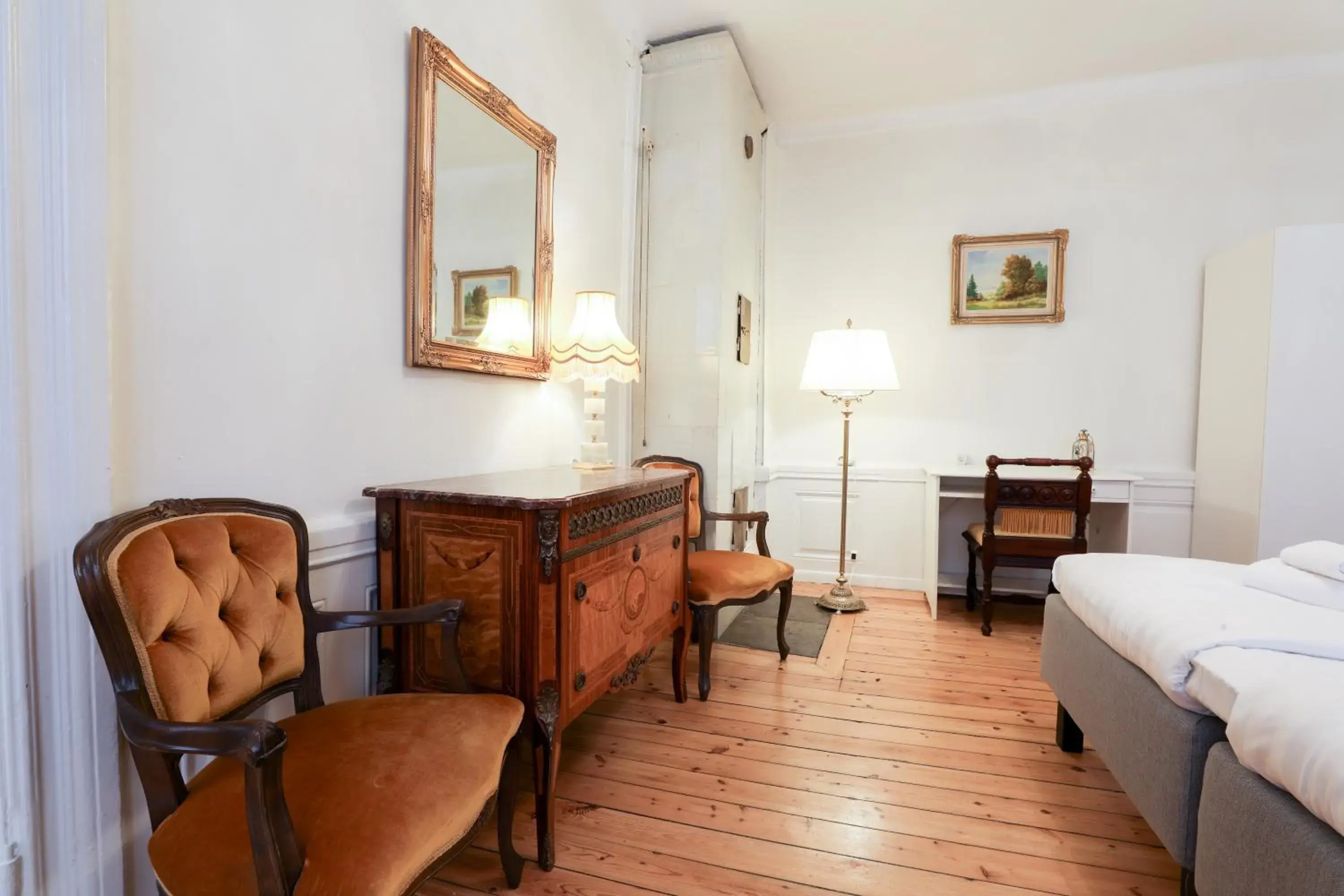 Classic One-Bedroom Apartment with King Bed in ApartDirect Gamla Stan II Classic One-Bedroom Apartment with King Bed in ApartDirect Gamla Stan II
