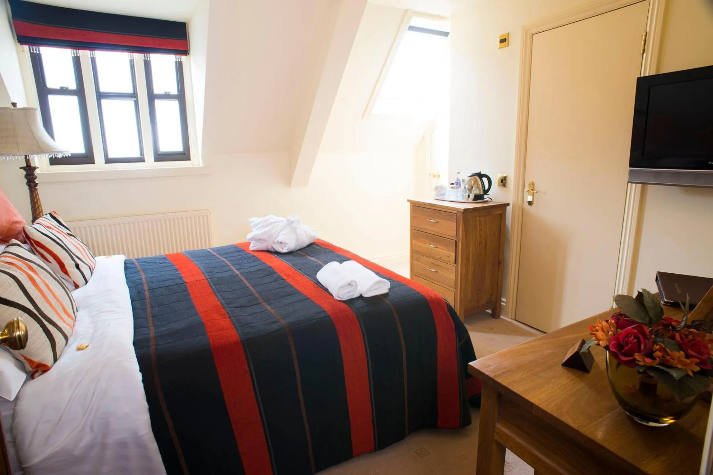 Bedroom, Bed in The Angel Hotel