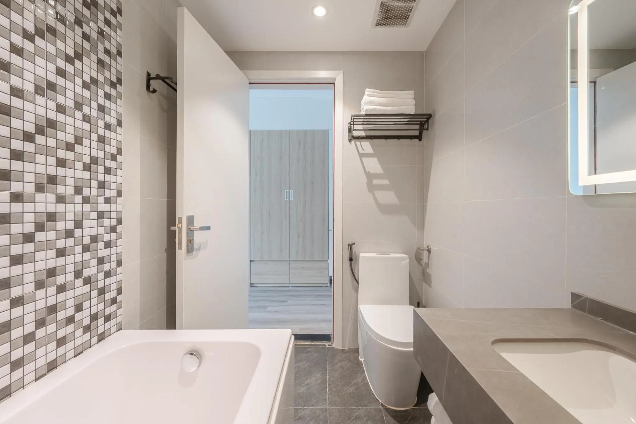 Shower in Dom's Residence Hanoi