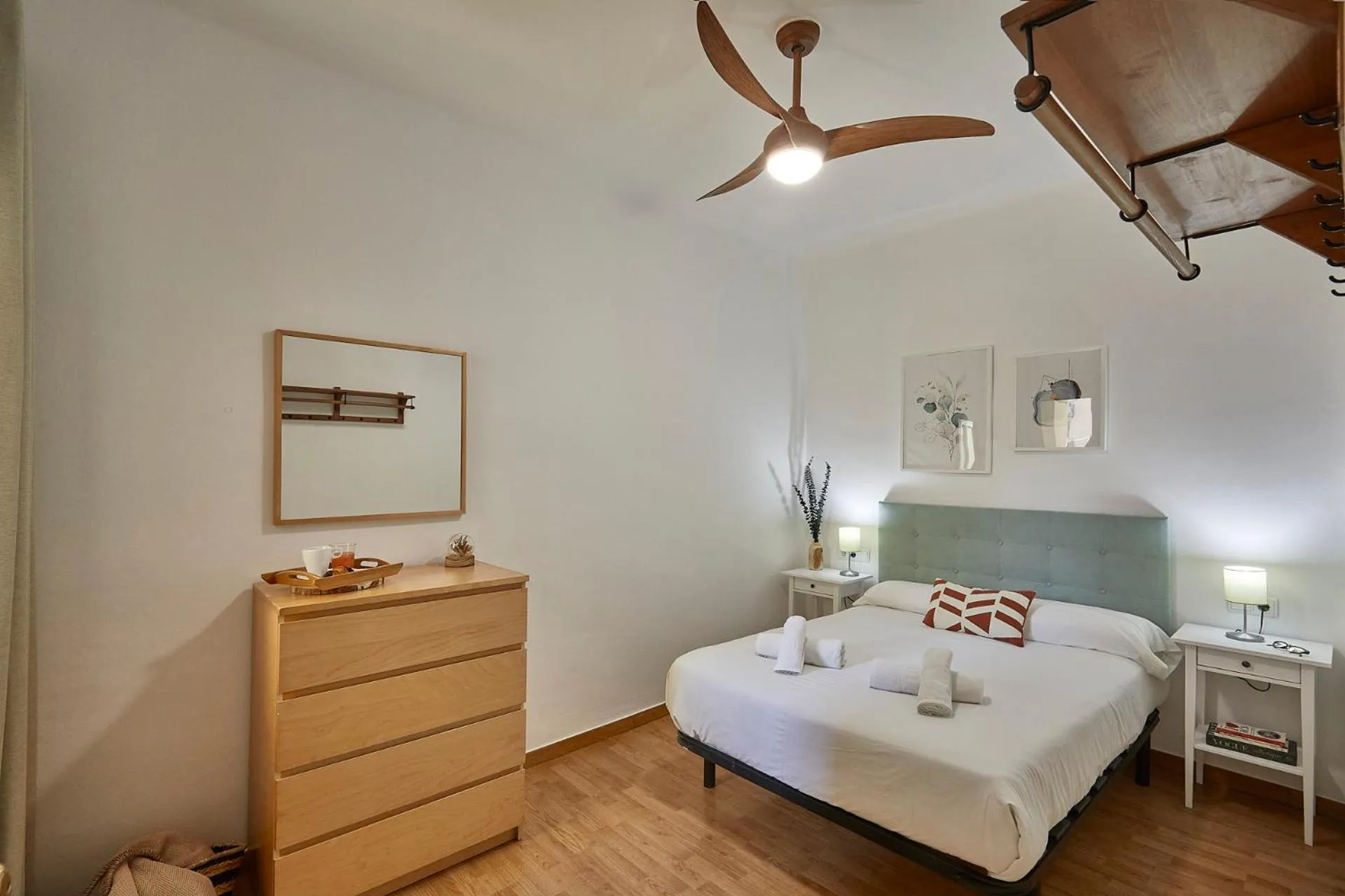 Bedroom, Bed in BBarcelona Central Eixample Flat