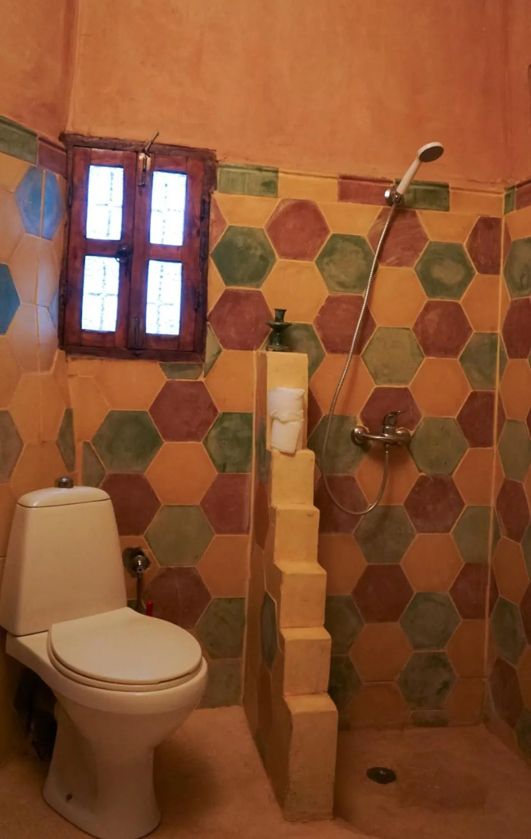 Shower in Kasbah Tigmi El Janoub
