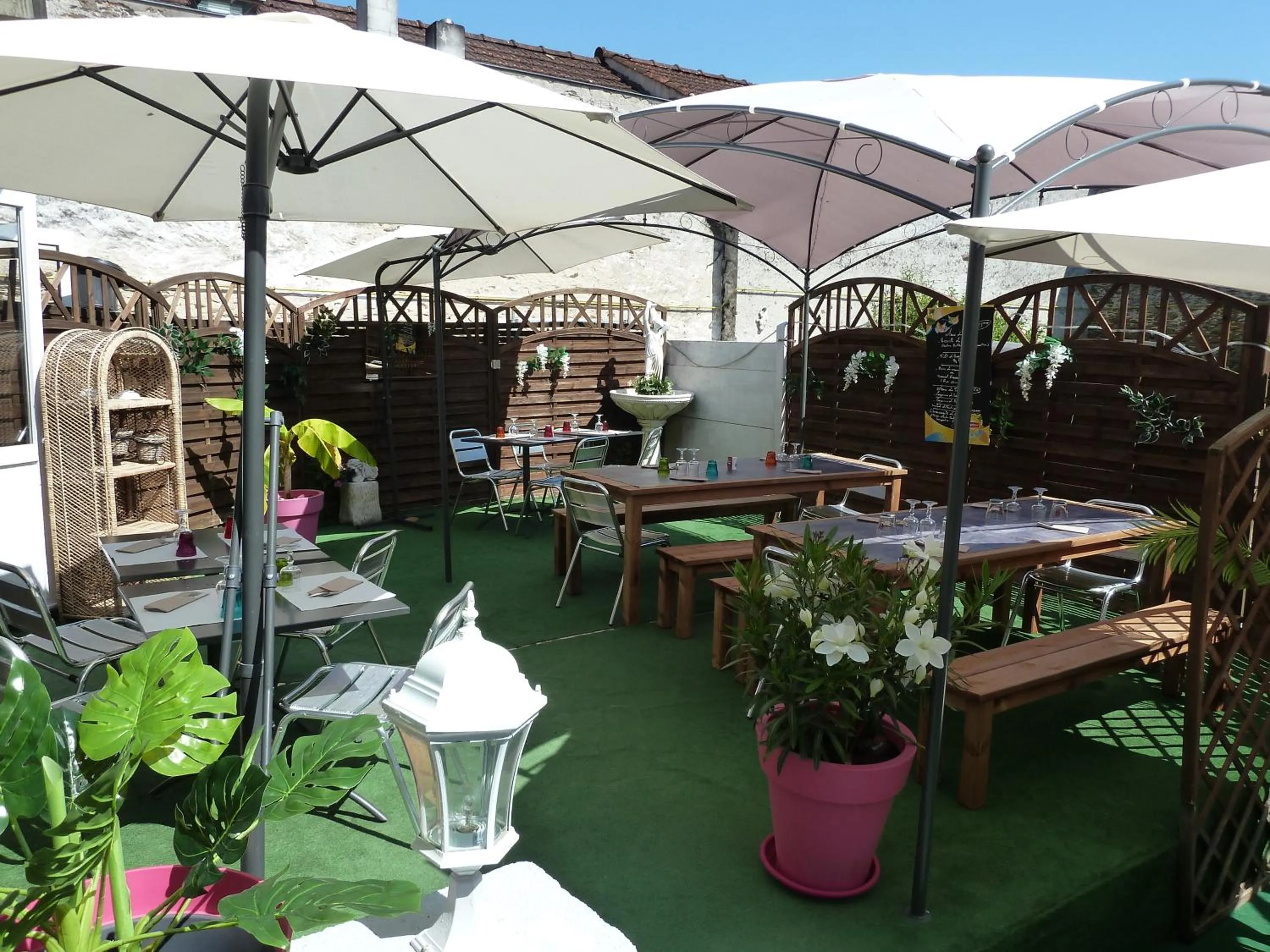 Restaurant/places to eat in Hôtel de Nantes