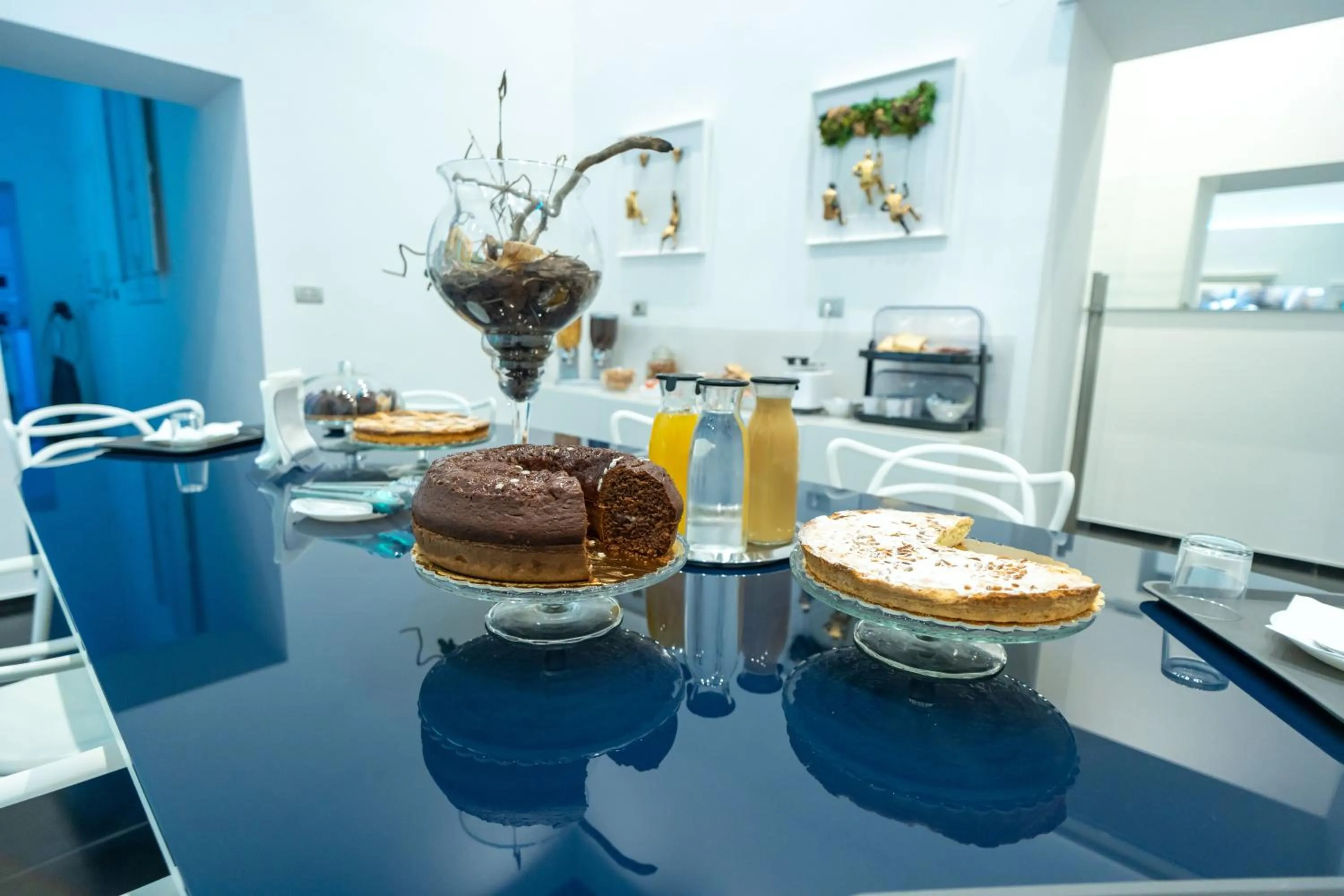 Food and drinks in Skyhouse Chiatamone