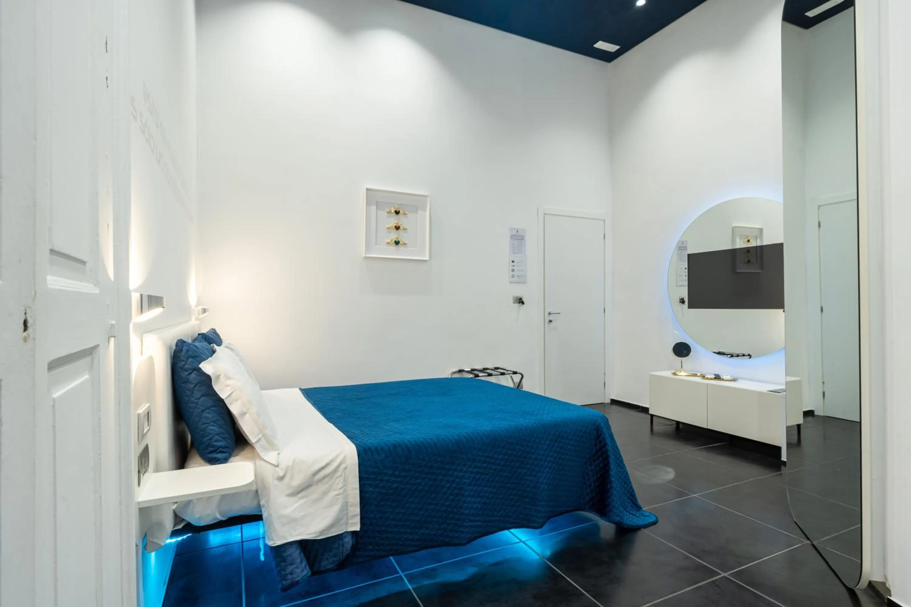 Bed in Skyhouse Chiatamone