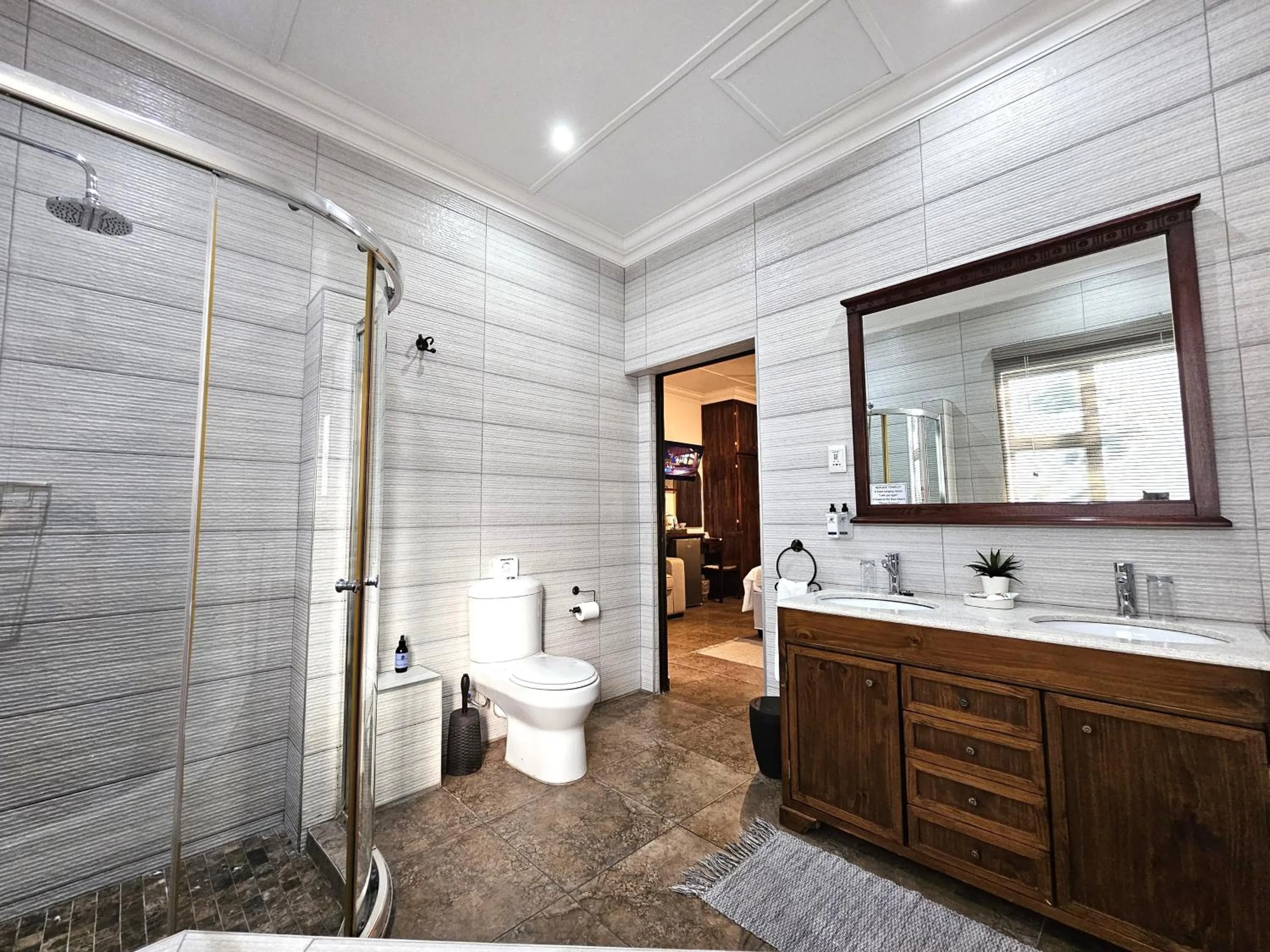 Shower in Leopard Corner Lodge