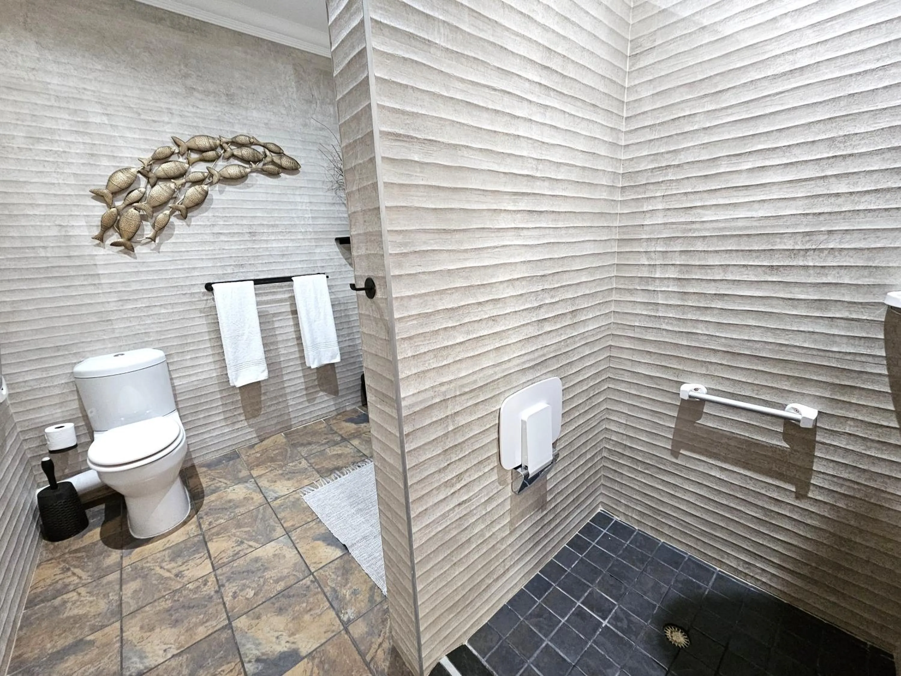 Shower in Leopard Corner Lodge