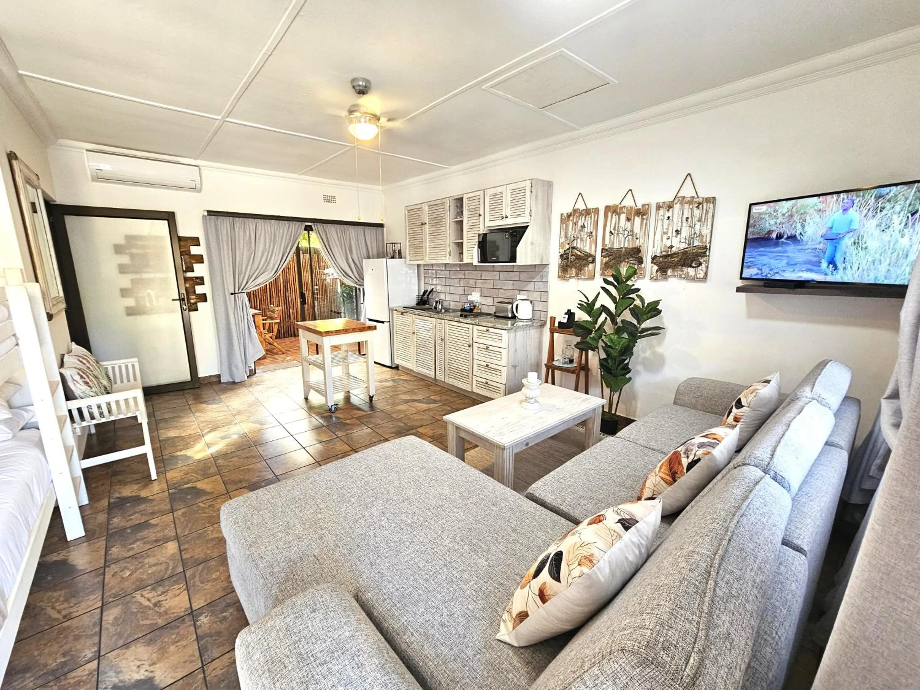 TV and multimedia in Leopard Corner Lodge