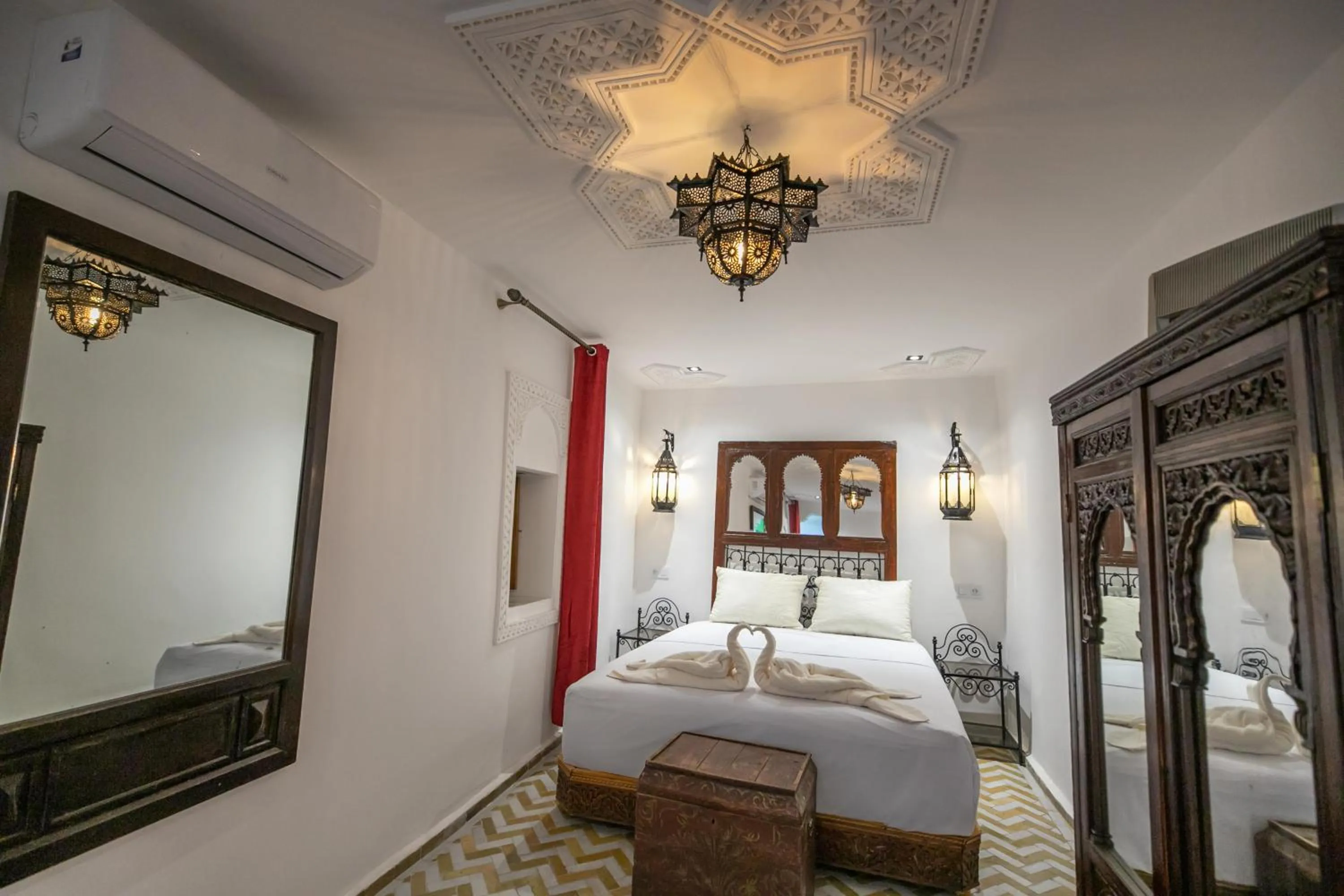 Photo of the whole room, Bed in Dar Usham Fes Luxury Guest House