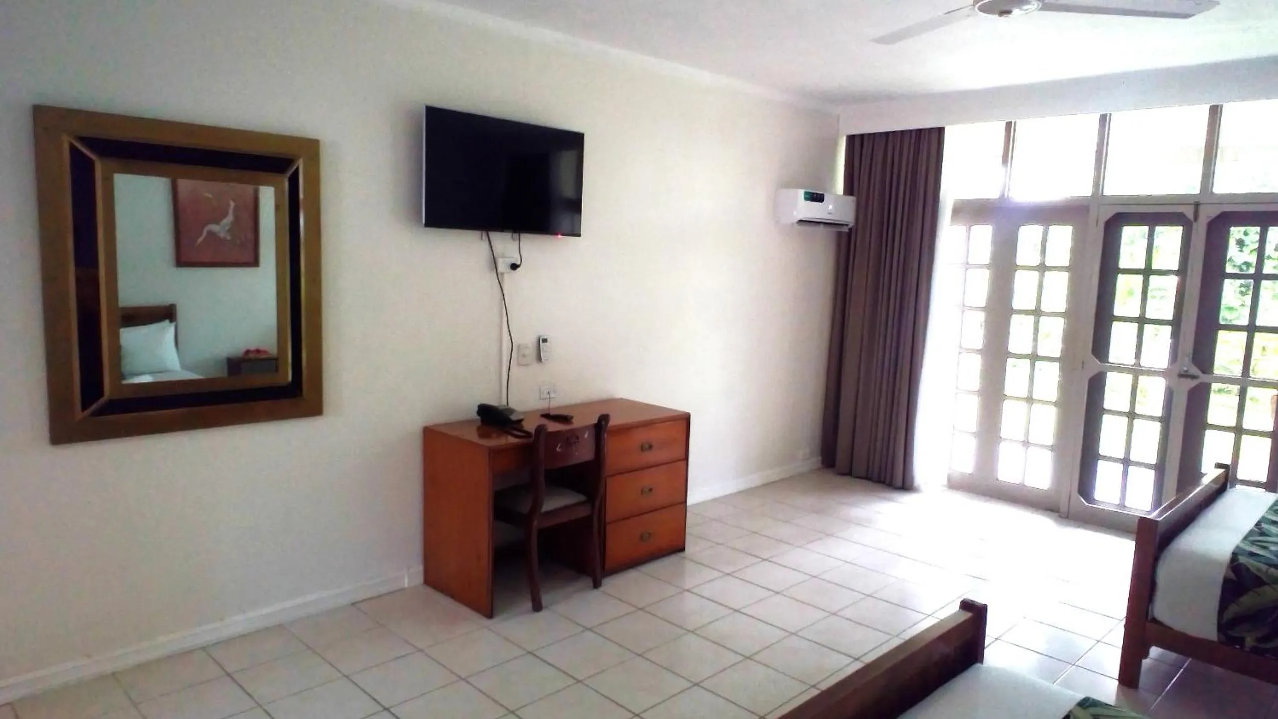 TV and multimedia in Yatu Lau Lagoon Resort Fiji