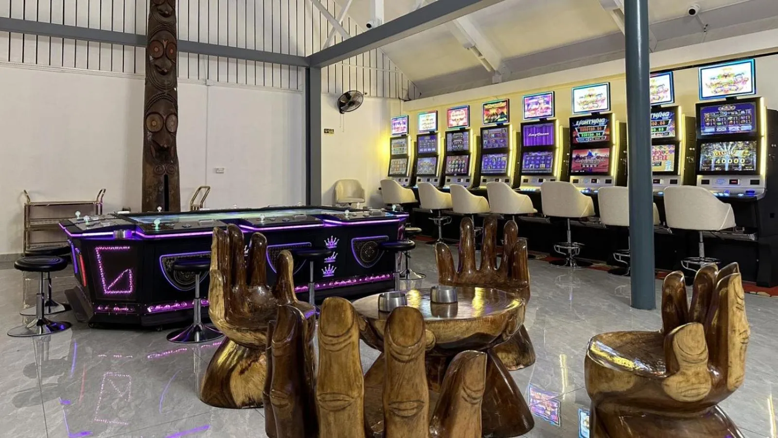 Casino in Coconut Palms Resort & Diamond Casino