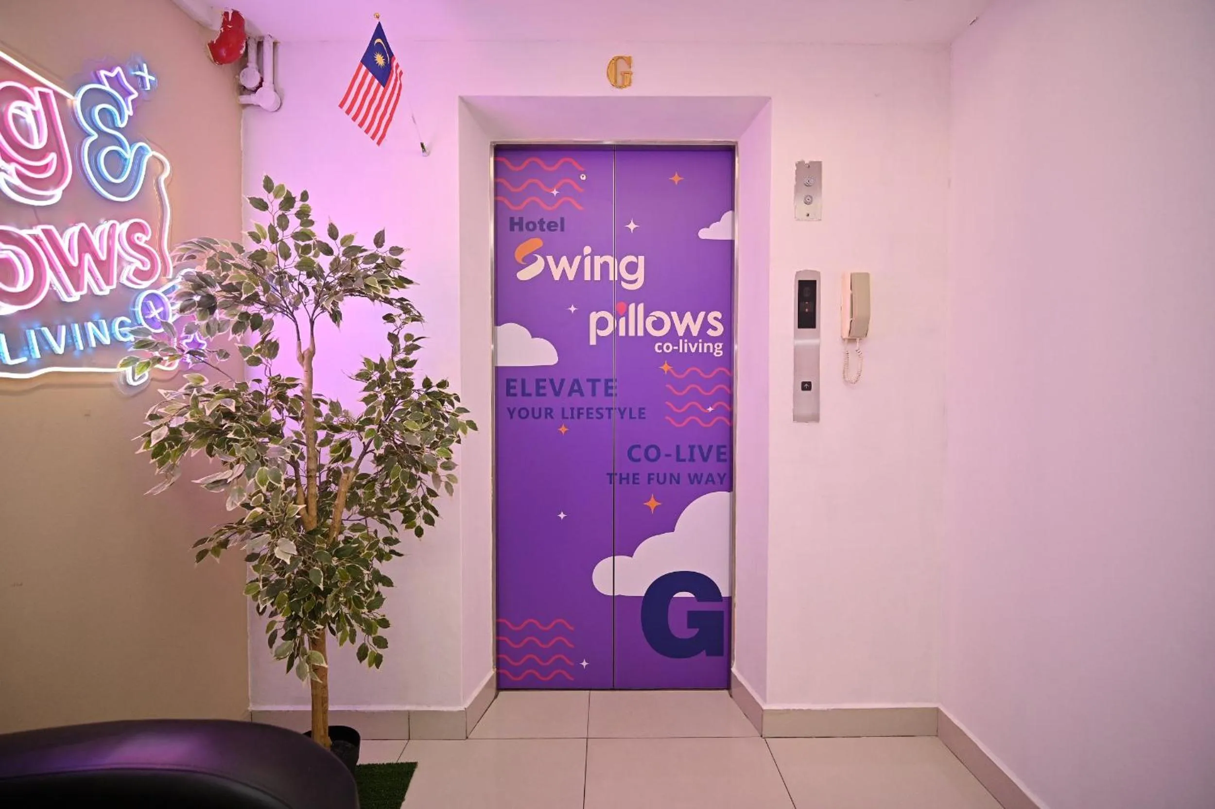 elevator in Swing & Pillows - KL Sri Petaling