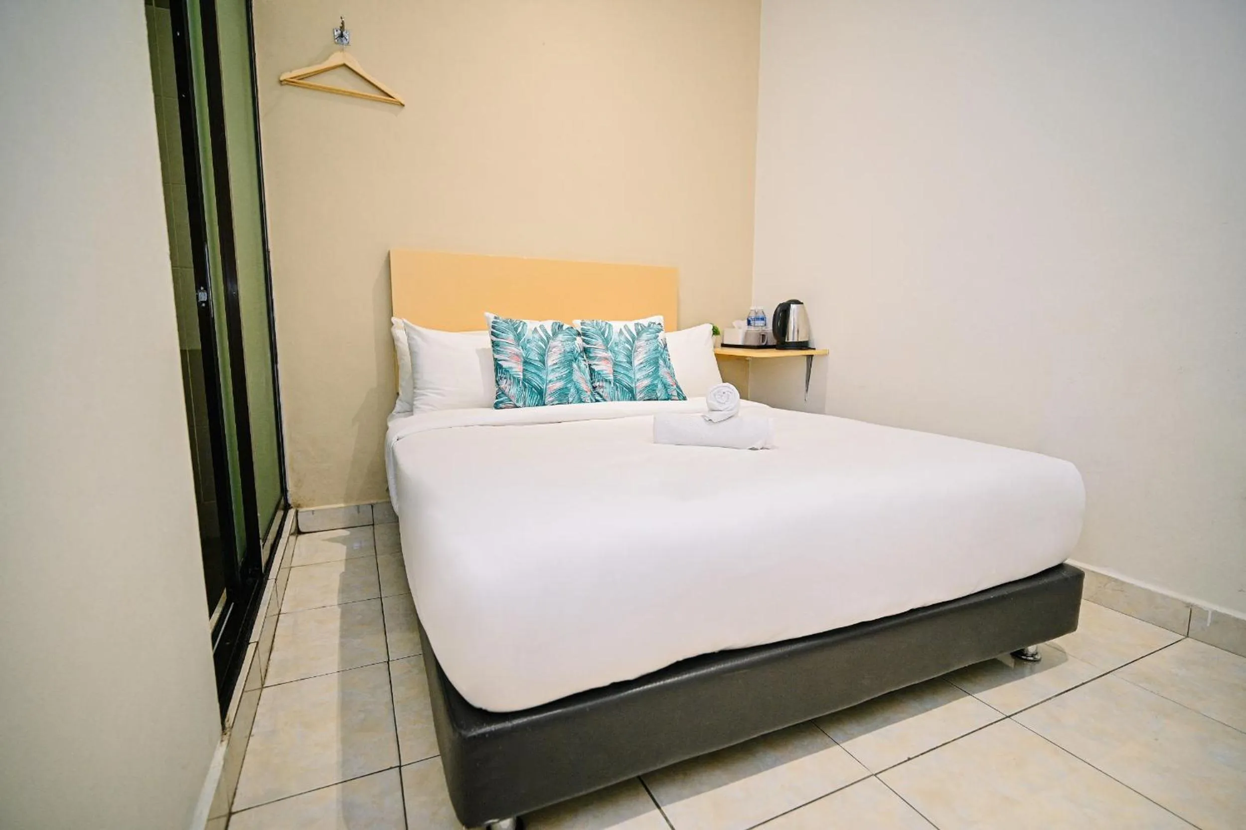 Bed in Swing & Pillows - KL Sri Petaling