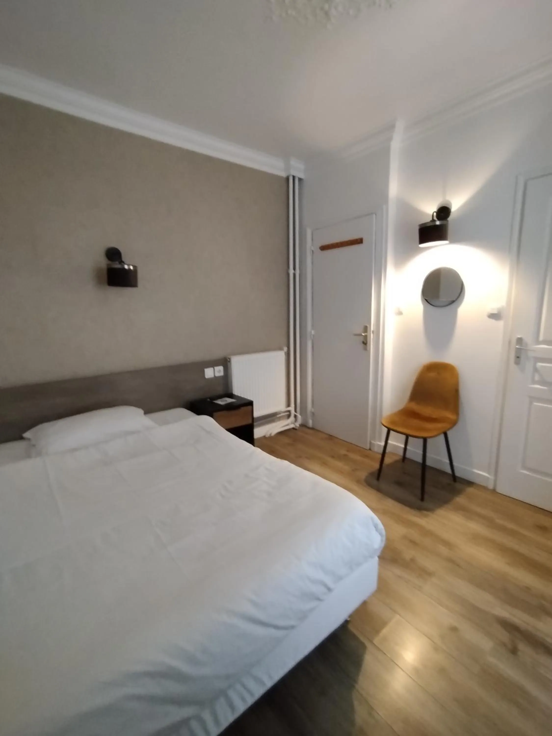 Bed in Hôtel Résidence Champerret