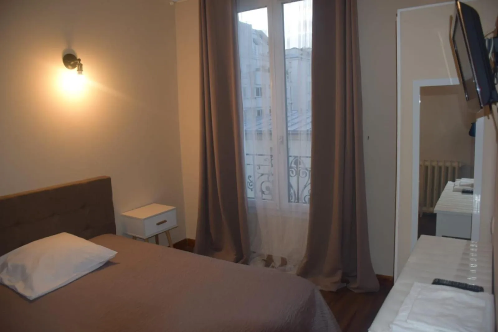 Bed in Hôtel Résidence Champerret