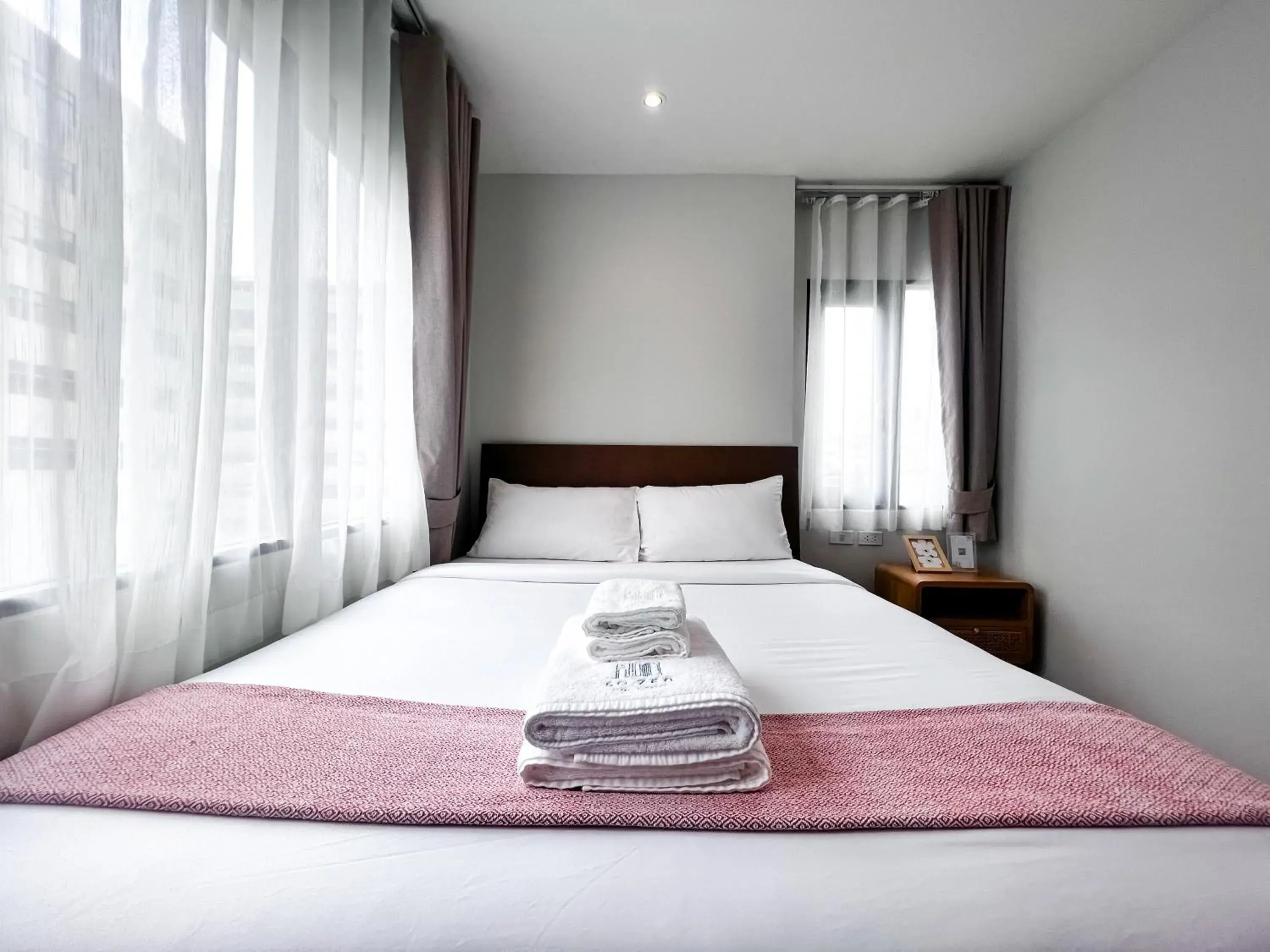 Budget Double Room in SO Zen Hotel Silom Bangkok Budget Double Room in SO Zen Hotel Silom Bangkok