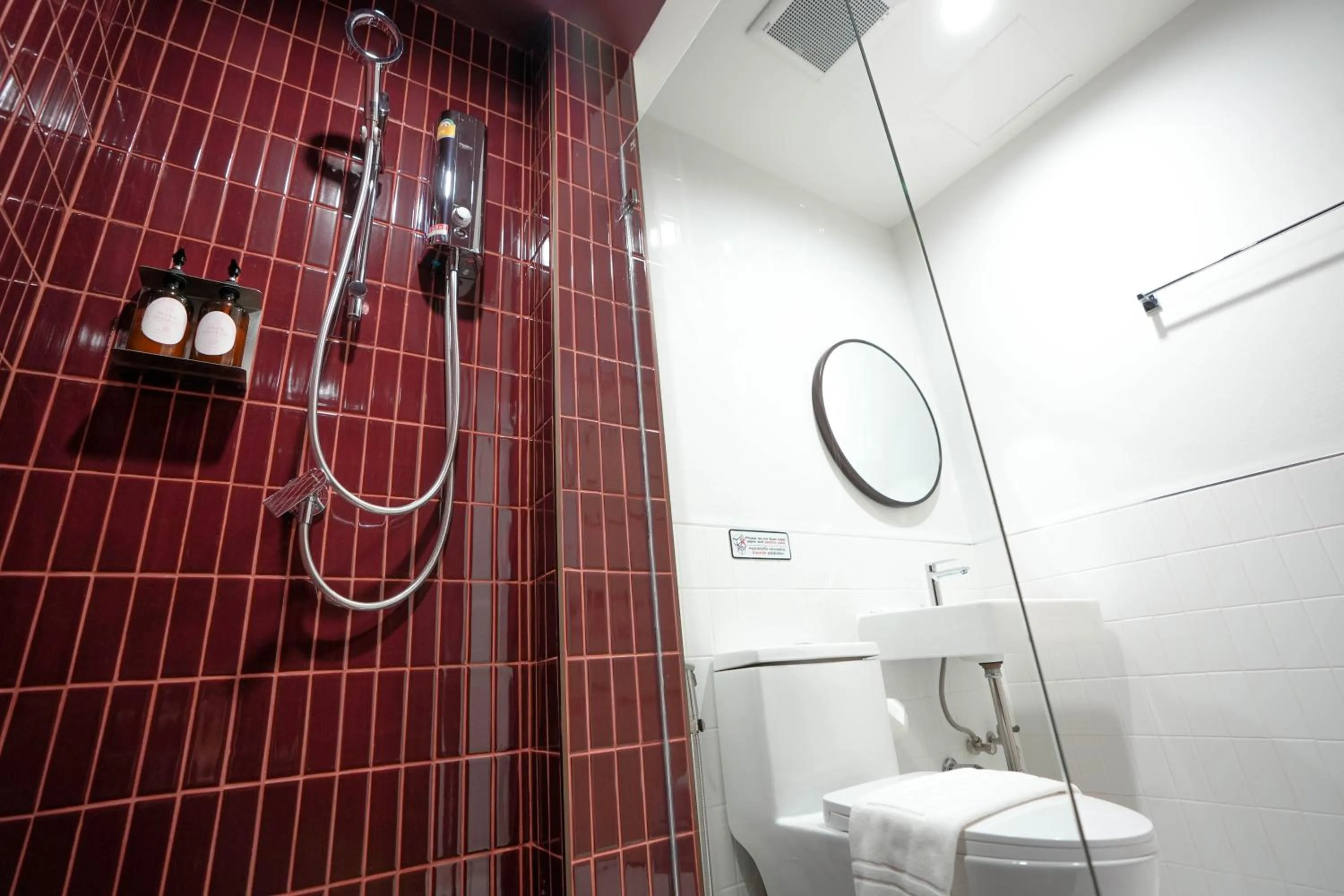 Shower in SO Zen Hotel Silom Bangkok