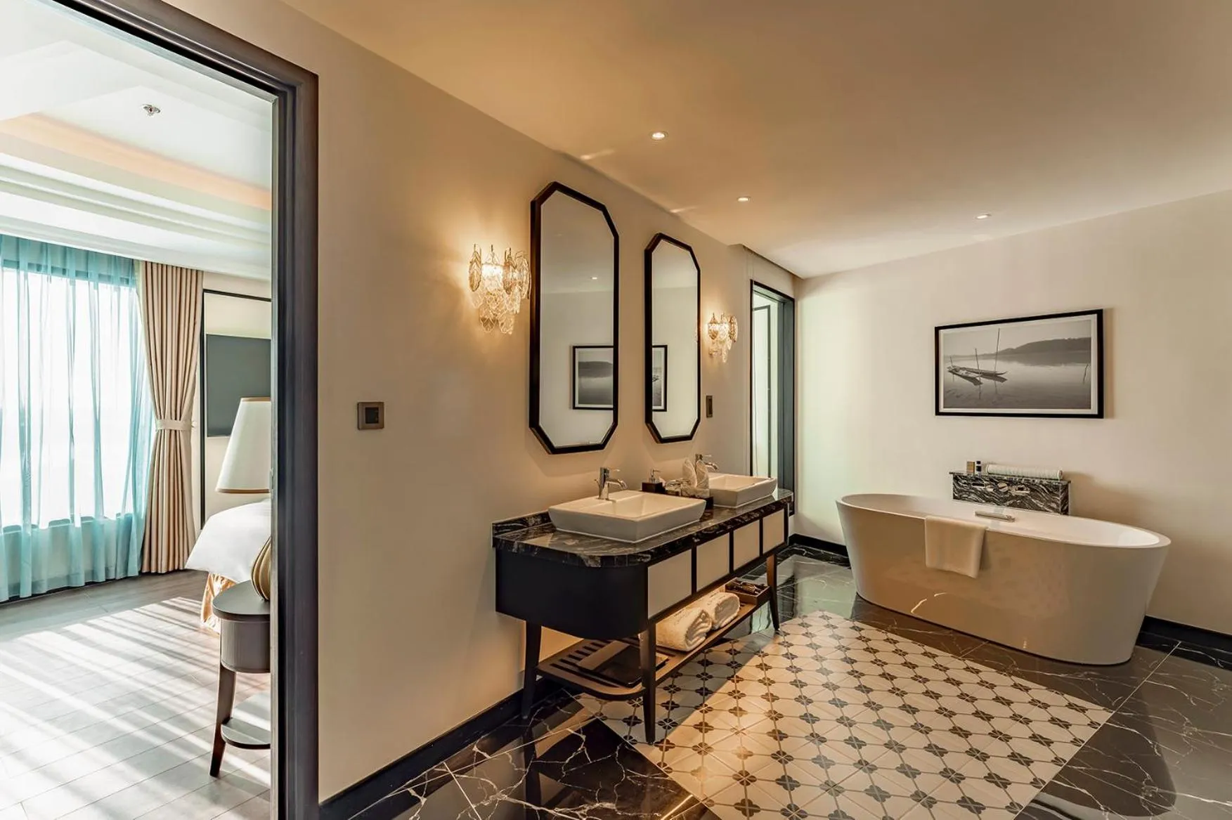 Bathroom, Bed in Charmant Suites a Boutique Hotel Can Tho