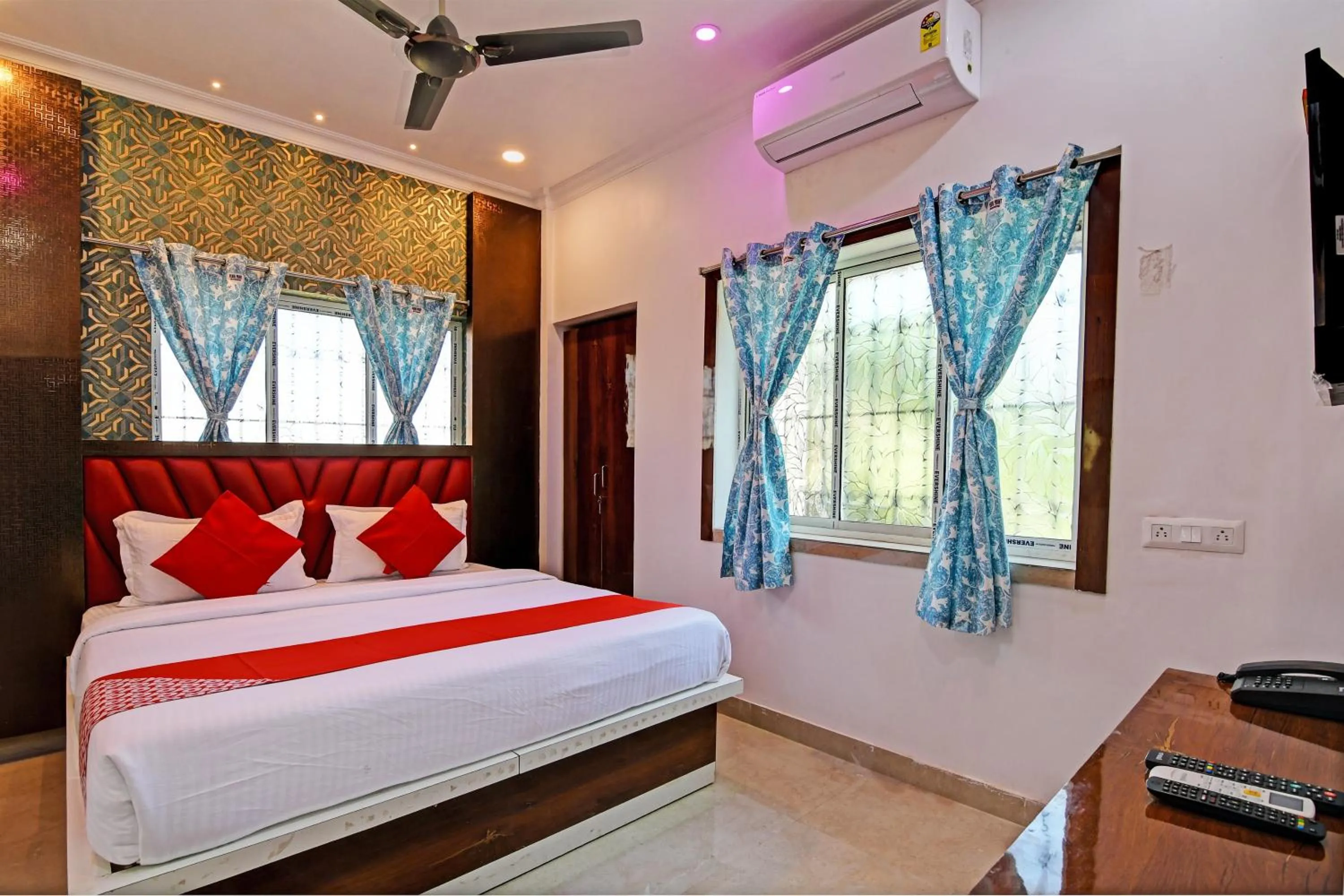 Bedroom, Bed in Super Hotel O Golden Palace