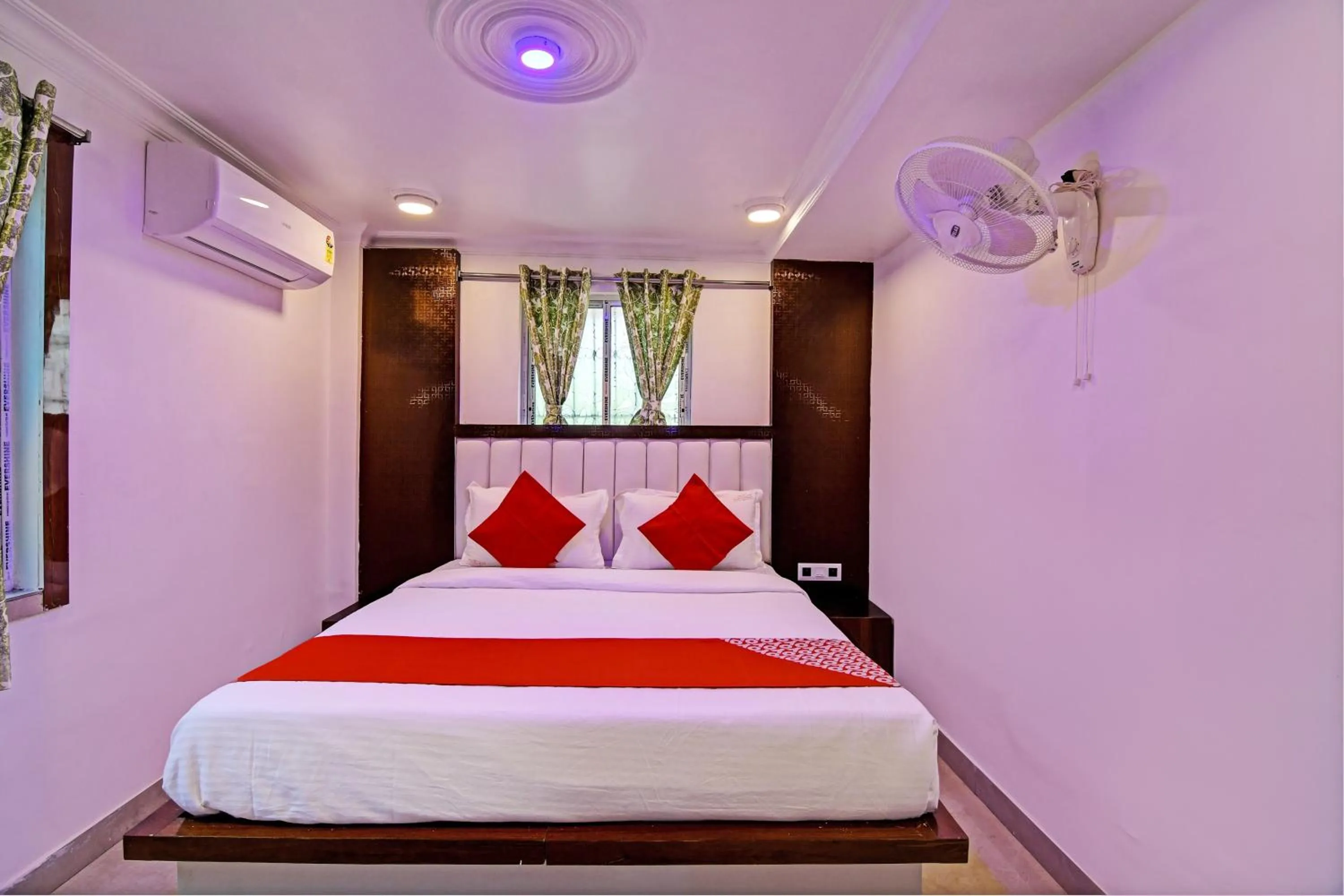 Bedroom, Bed in Super Hotel O Golden Palace