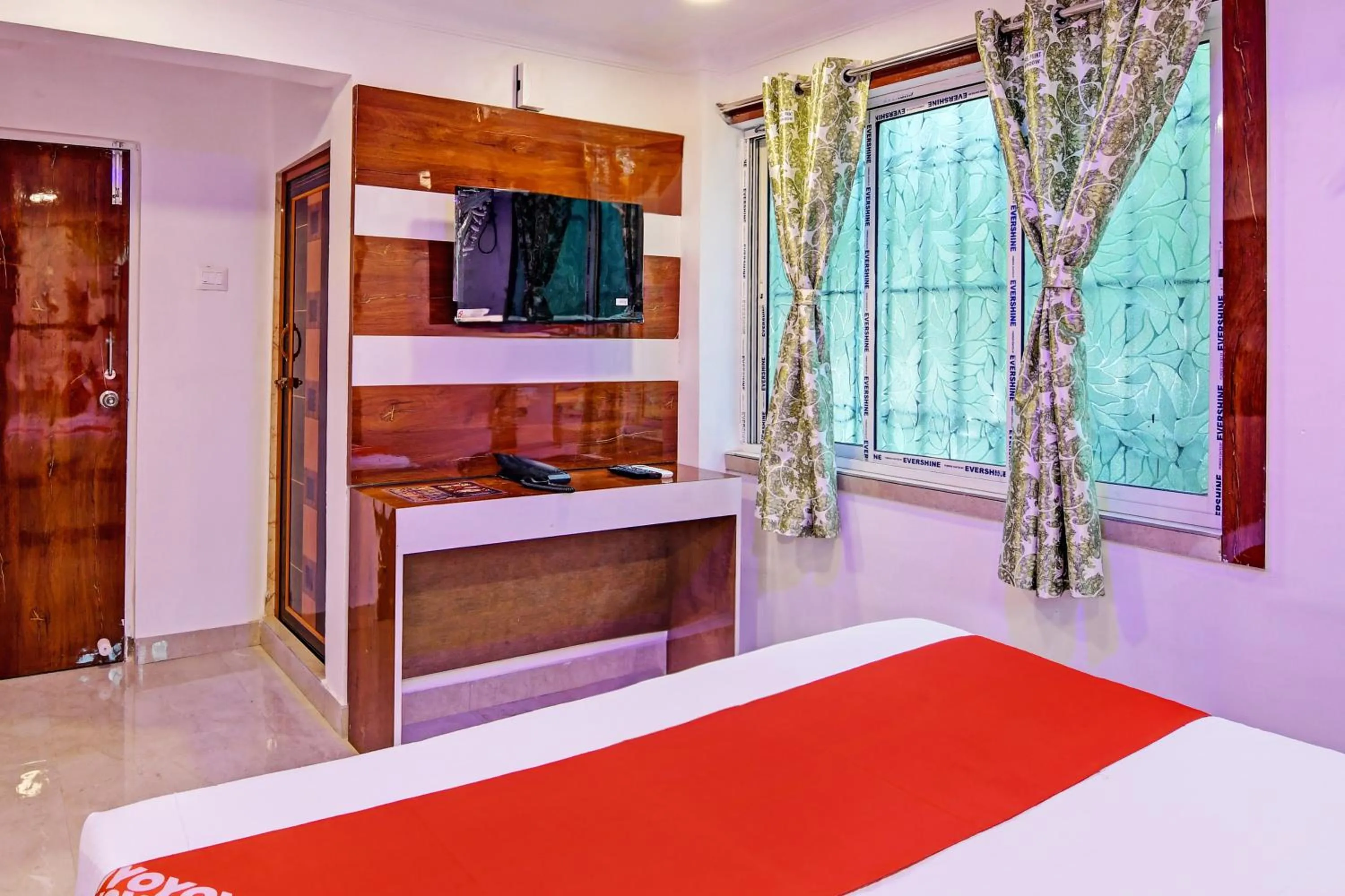 Bedroom, Bed in Super Hotel O Golden Palace